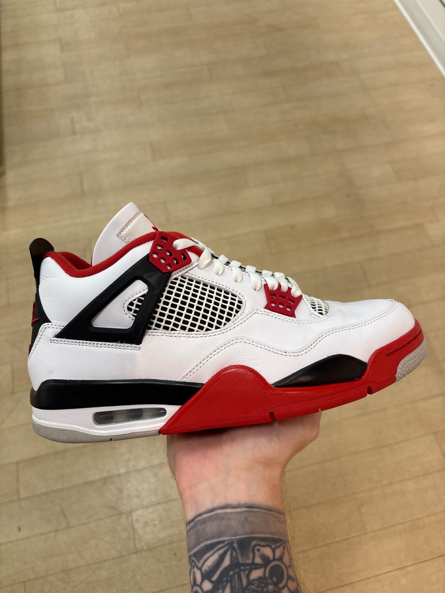 Jordan 4 Fire Red (Used)