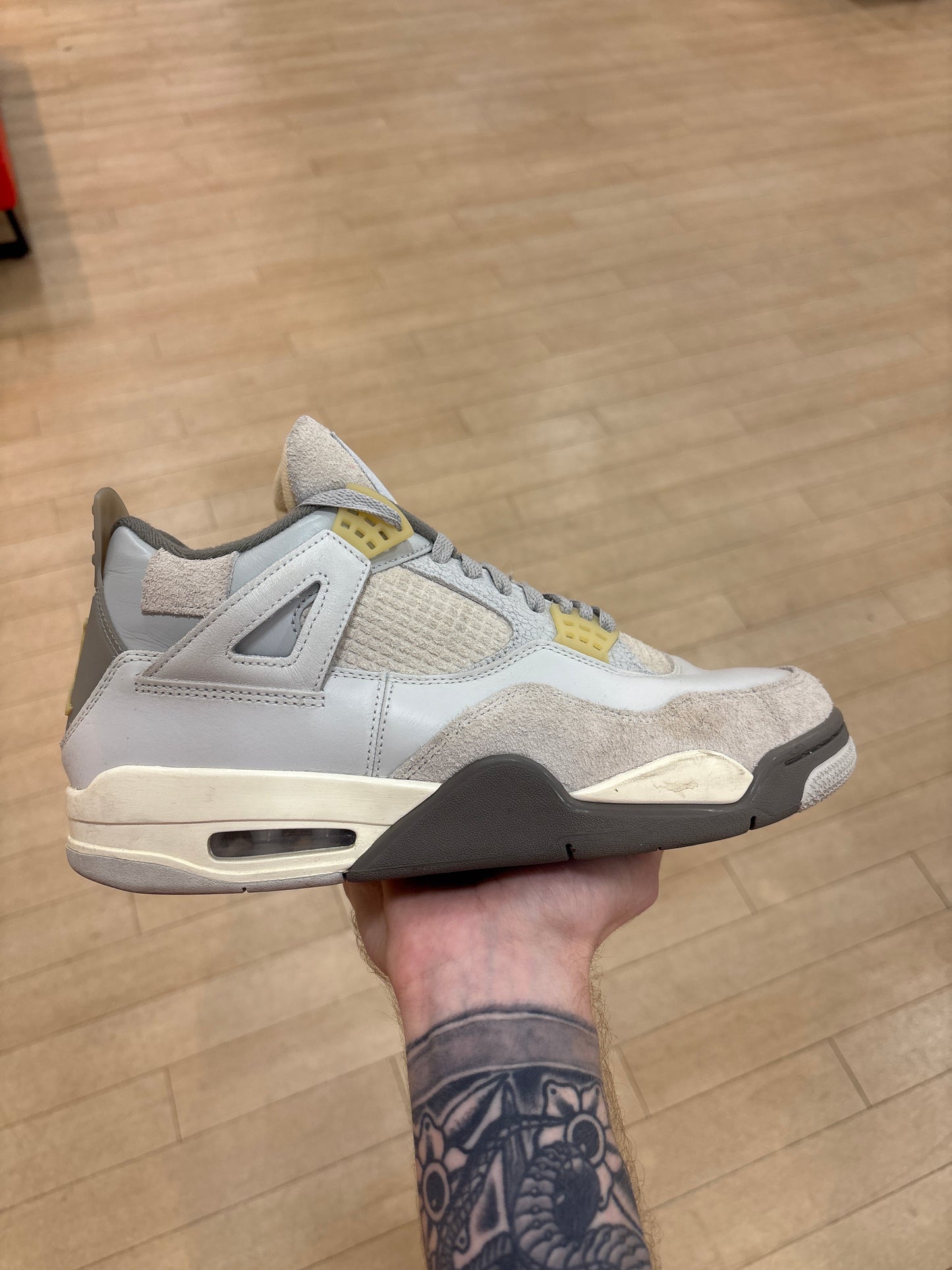 Jordan 4 SE Craft Photon Dust (Used)