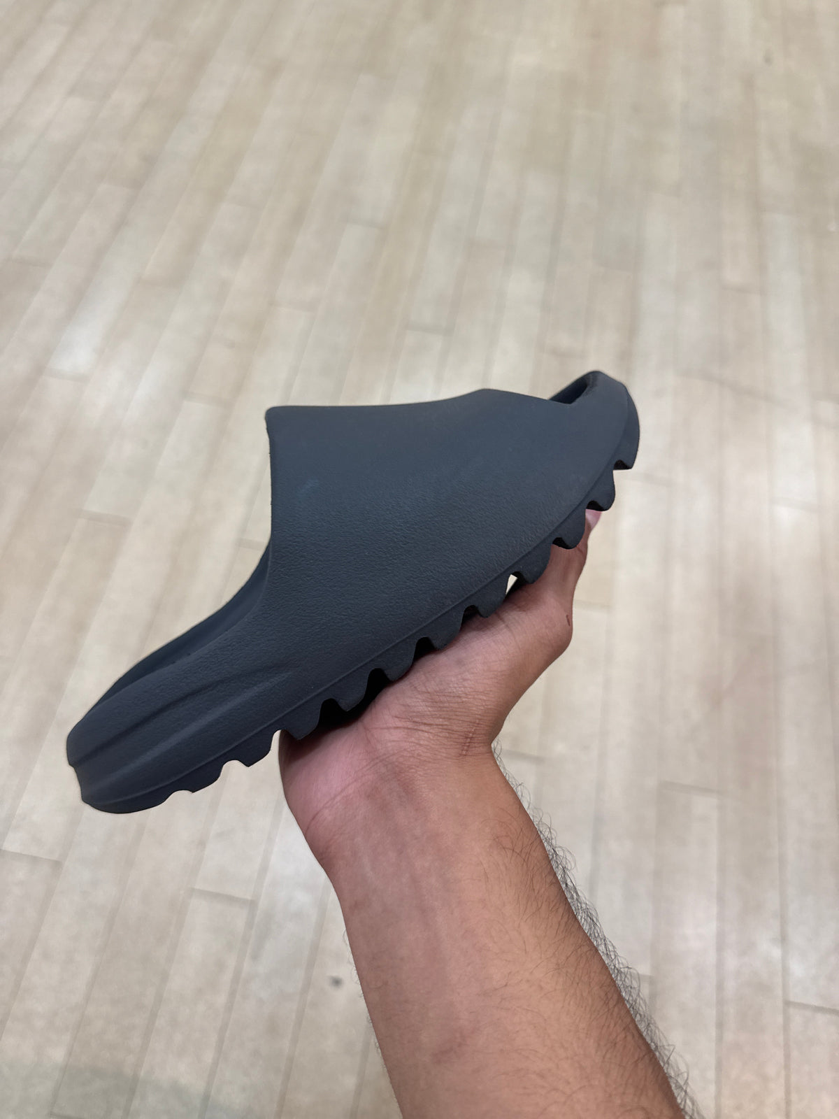 Yeezy Slide Onyx (Used)