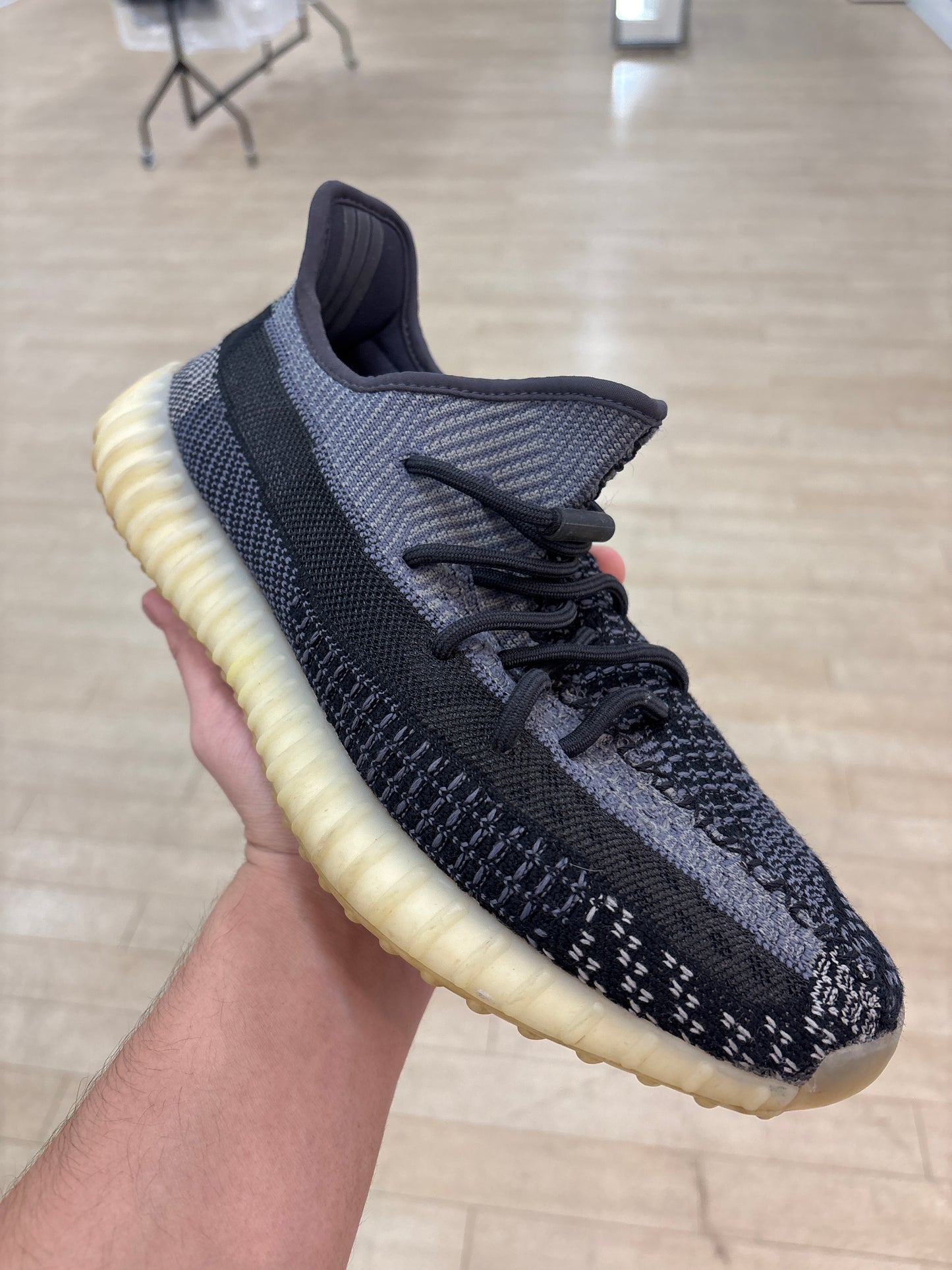 Yeezy 350 V2 Carbon (Used)