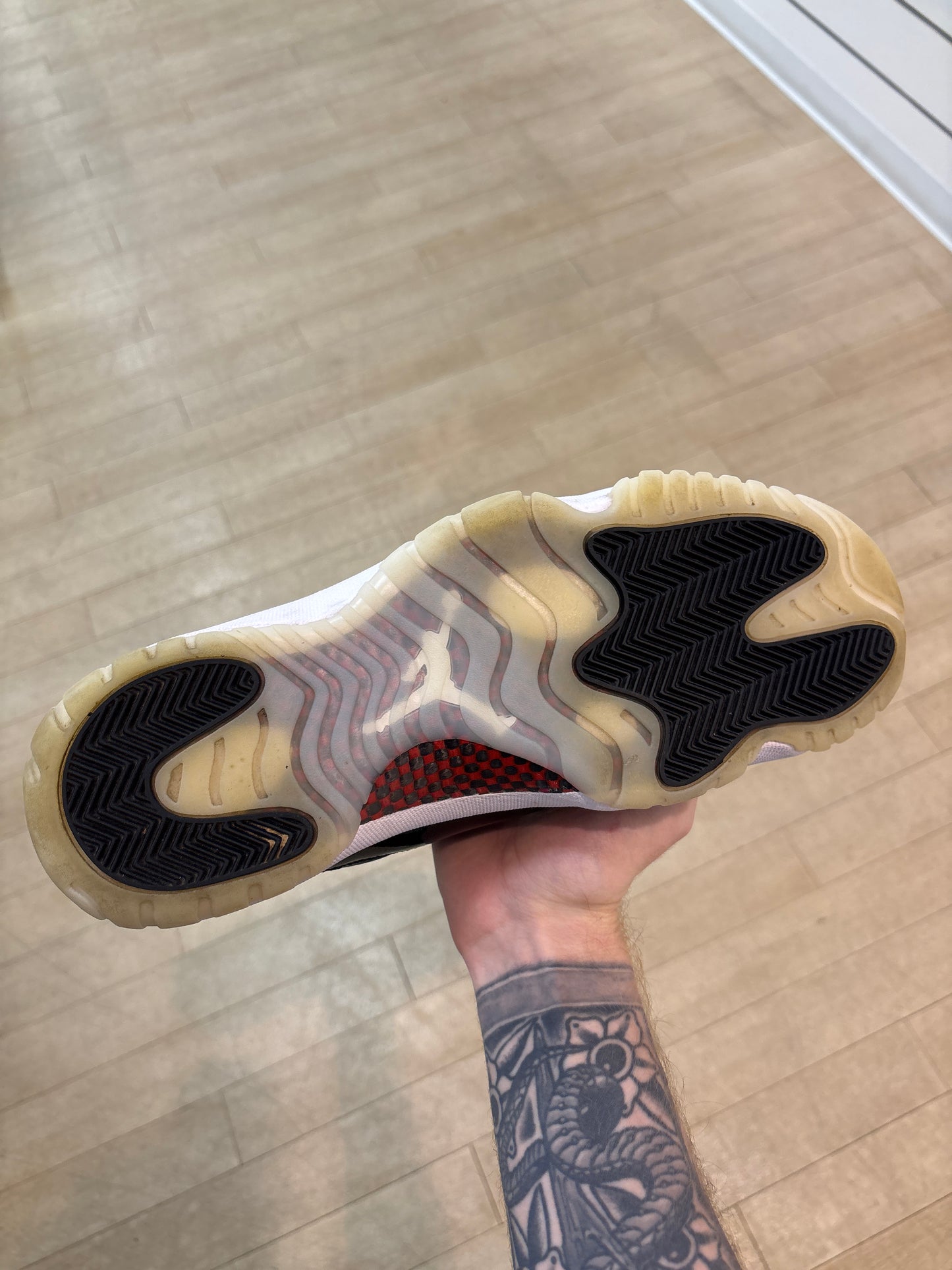 Jordan 11 Low 72-10 (Used)