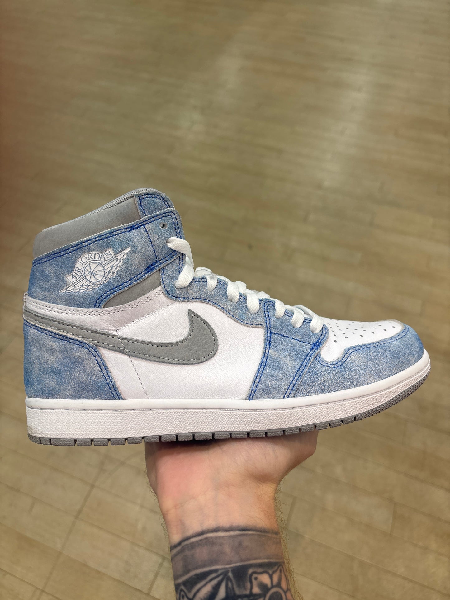 Jordan 1 High Hyper Royal (Used)
