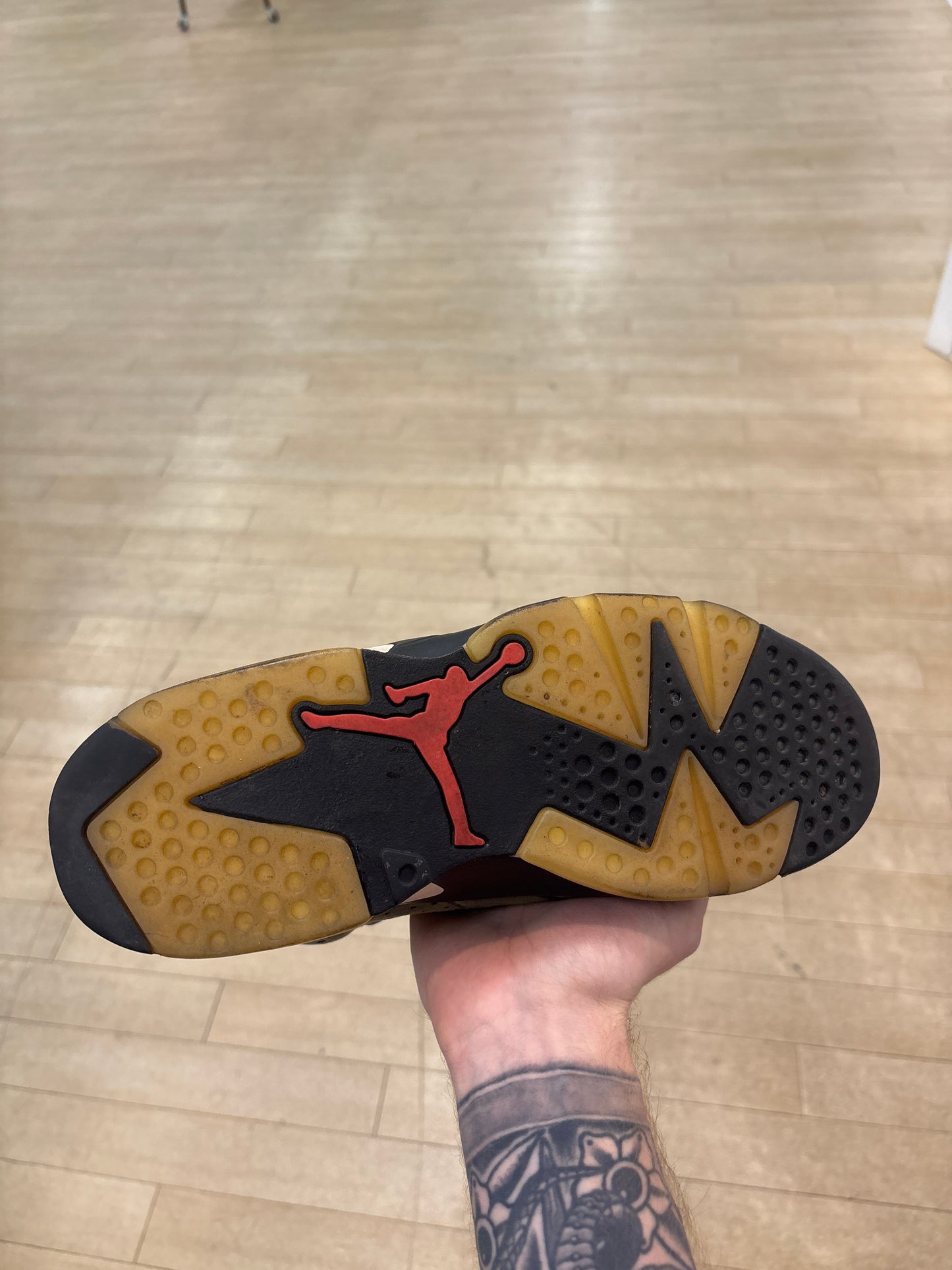 Jordan 6 Travis Scott Olive (Used)