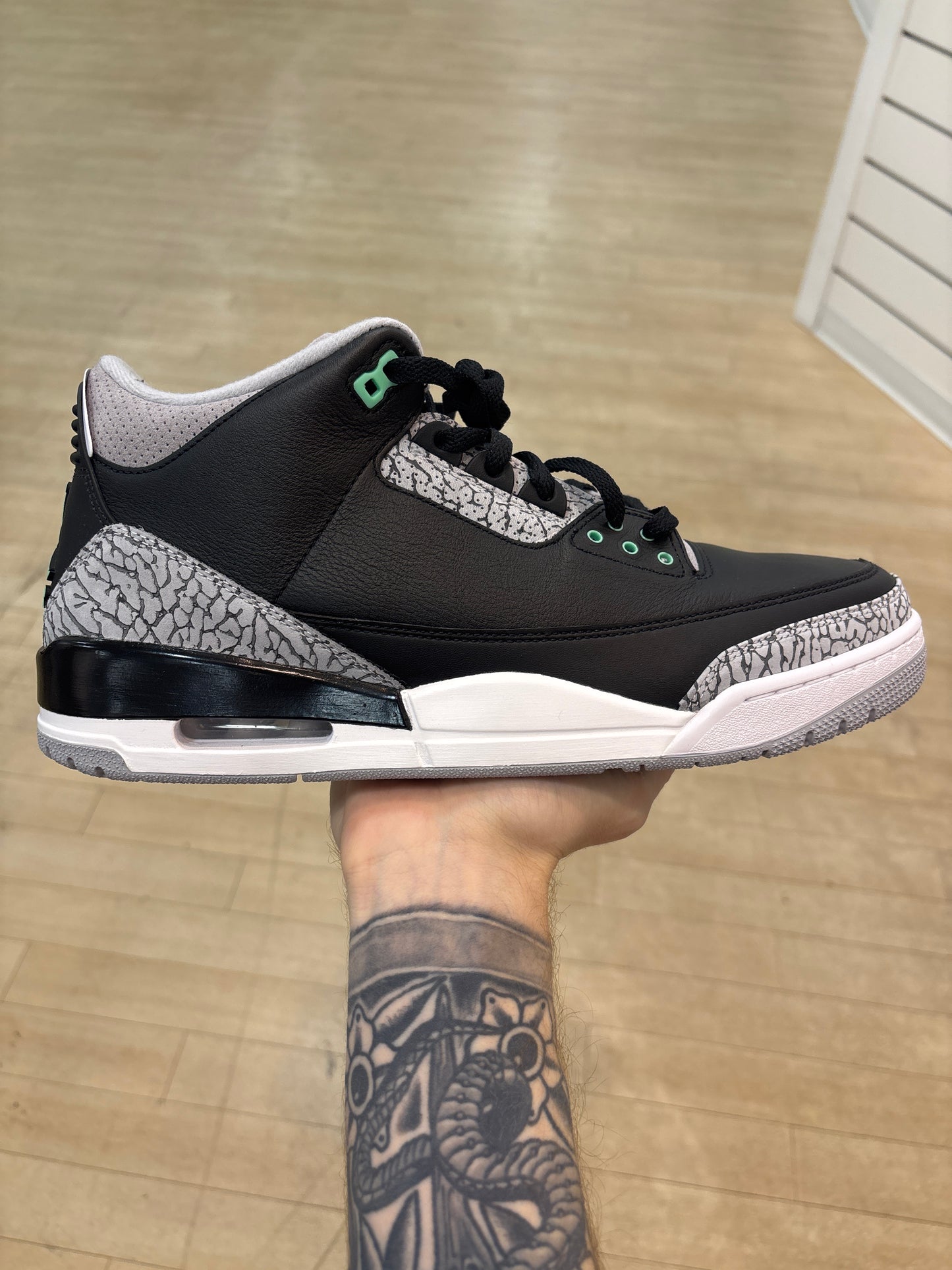 Jordan 3 Green Glow (Used)