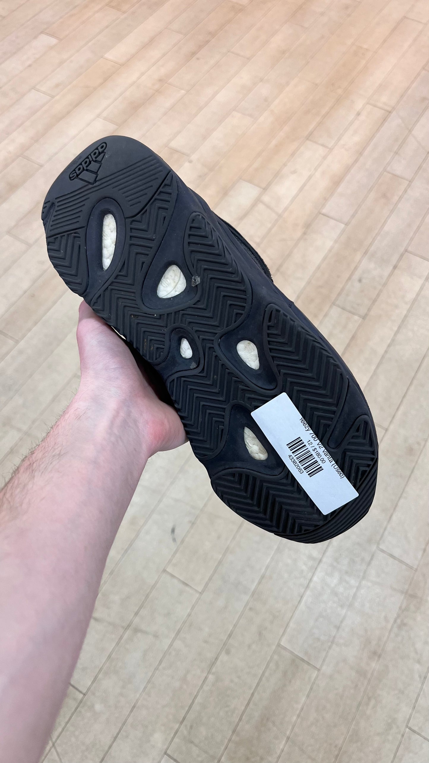 Yeezy 700 V2 Vanta (Used)