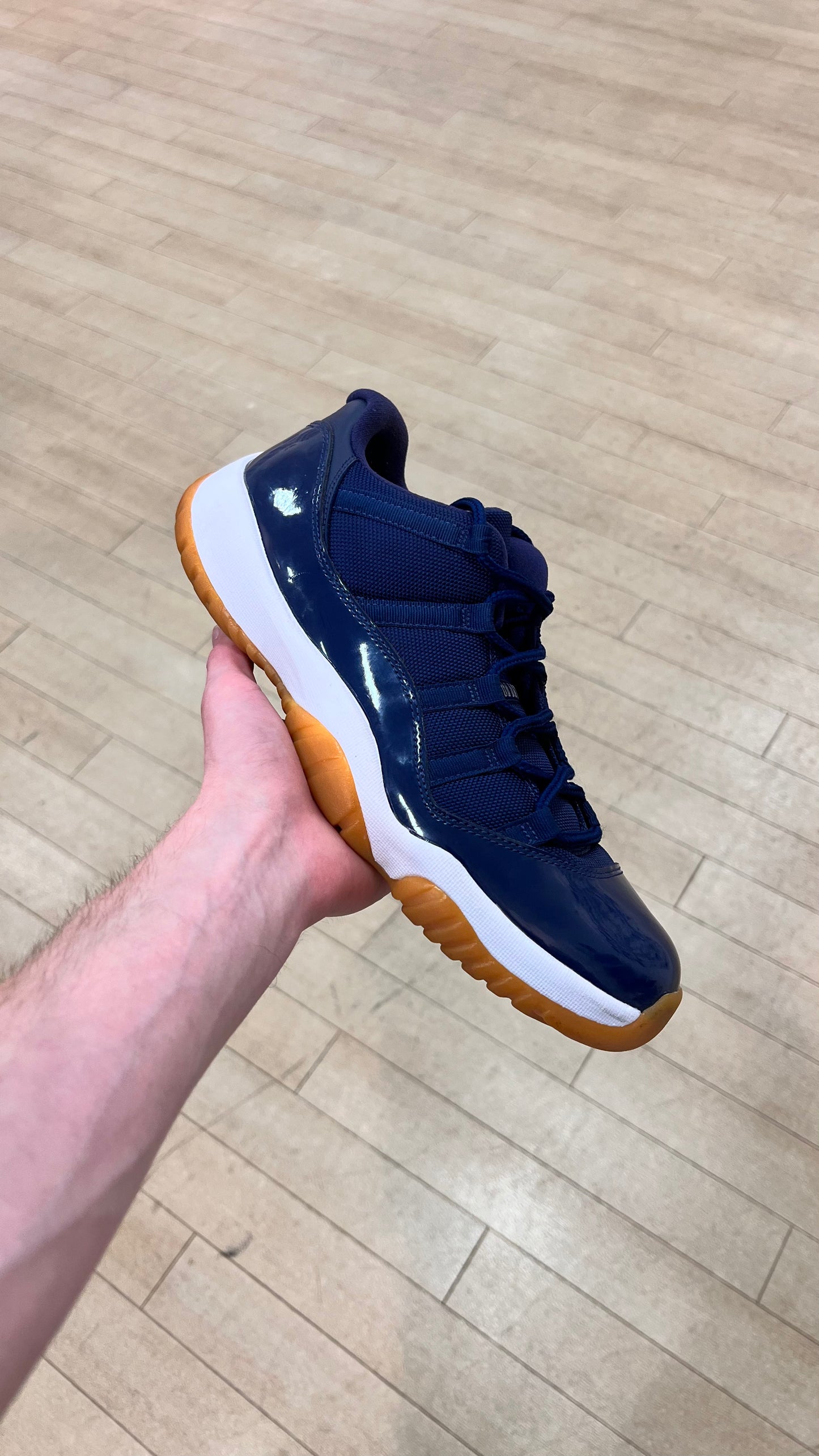Jordan 11 Low Navy Gum (Used)