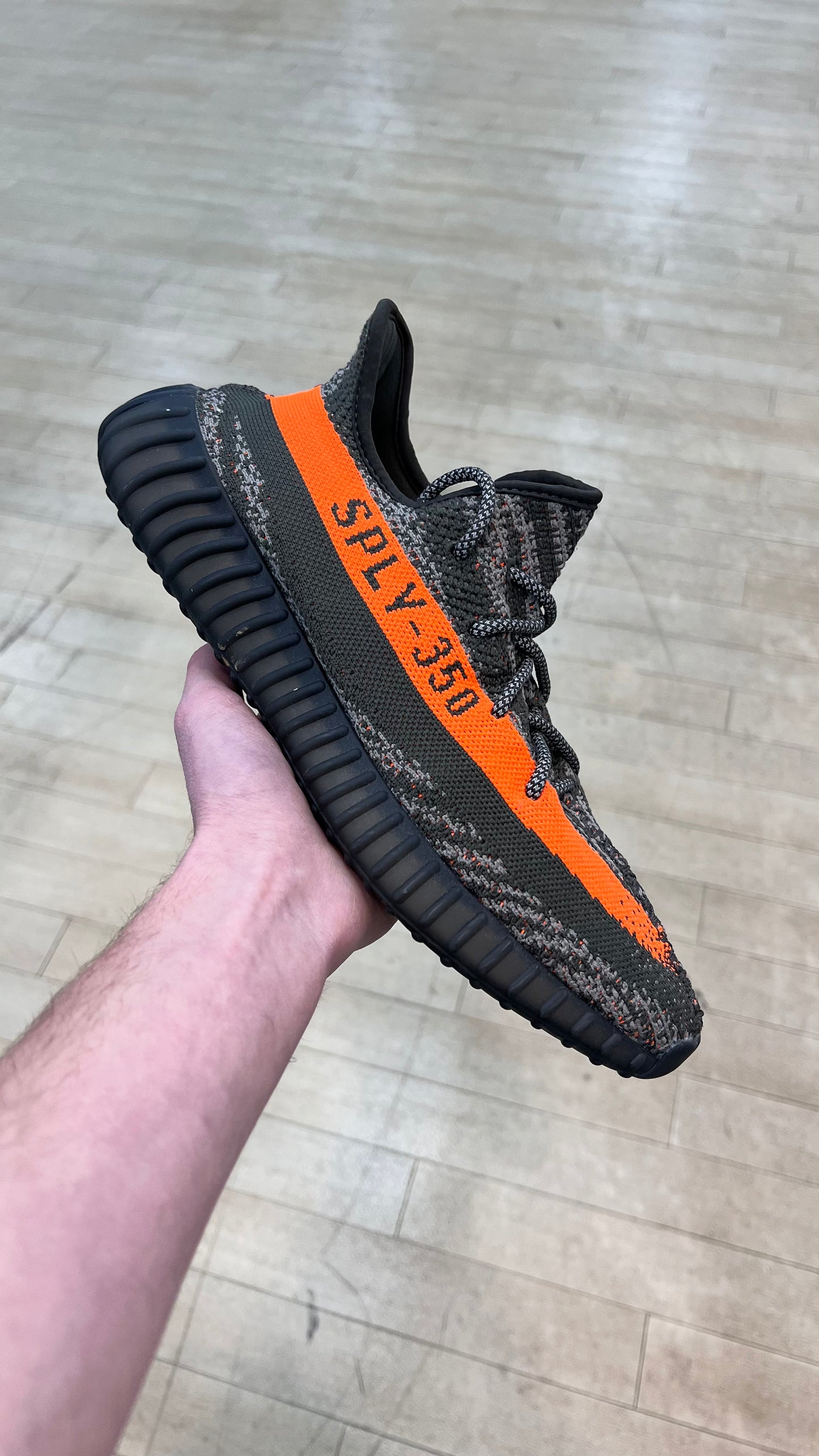 Yeezy 350 V2 Carbon Beluga (Used)