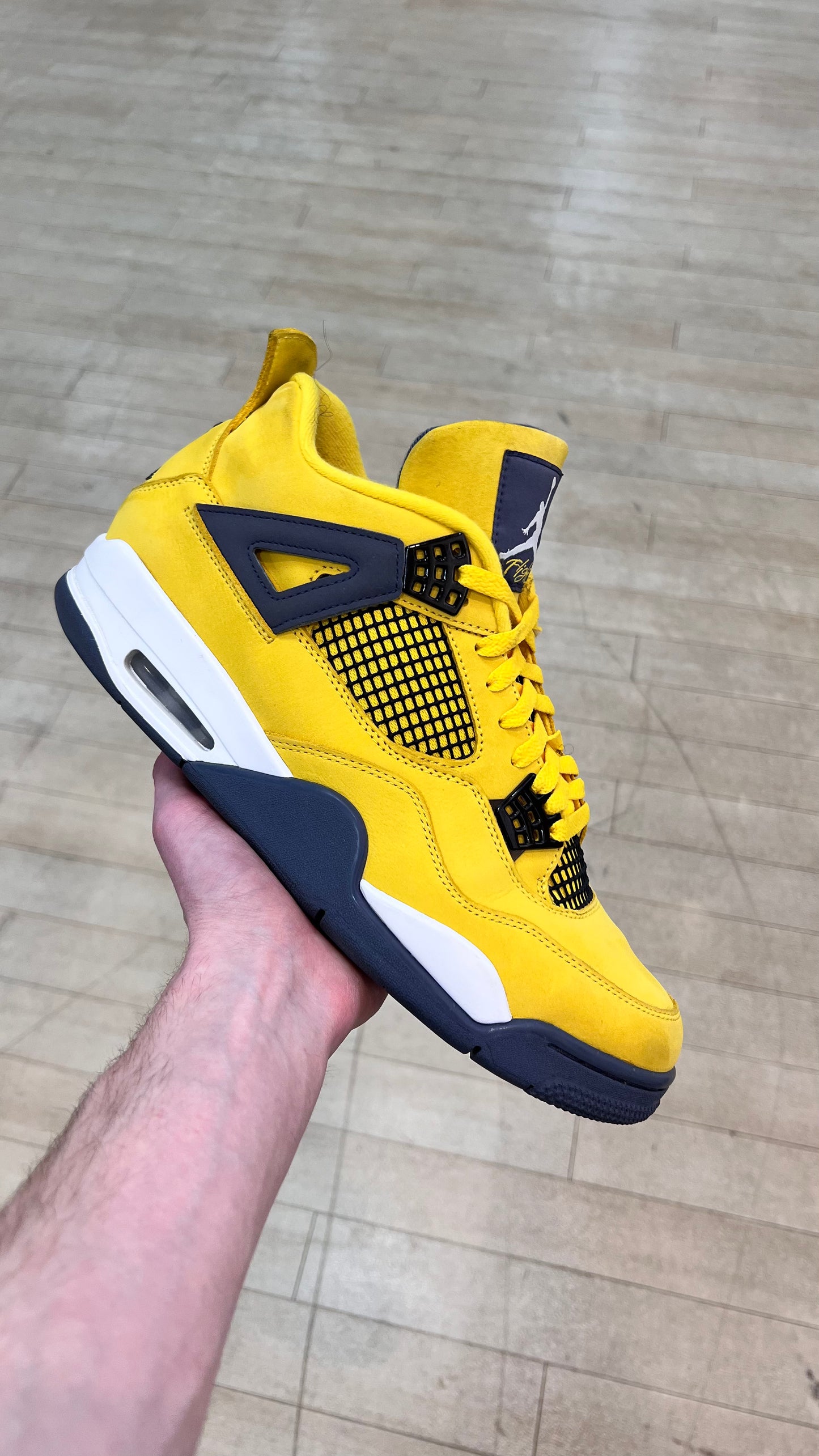 Jordan 4 Lightning (Used)