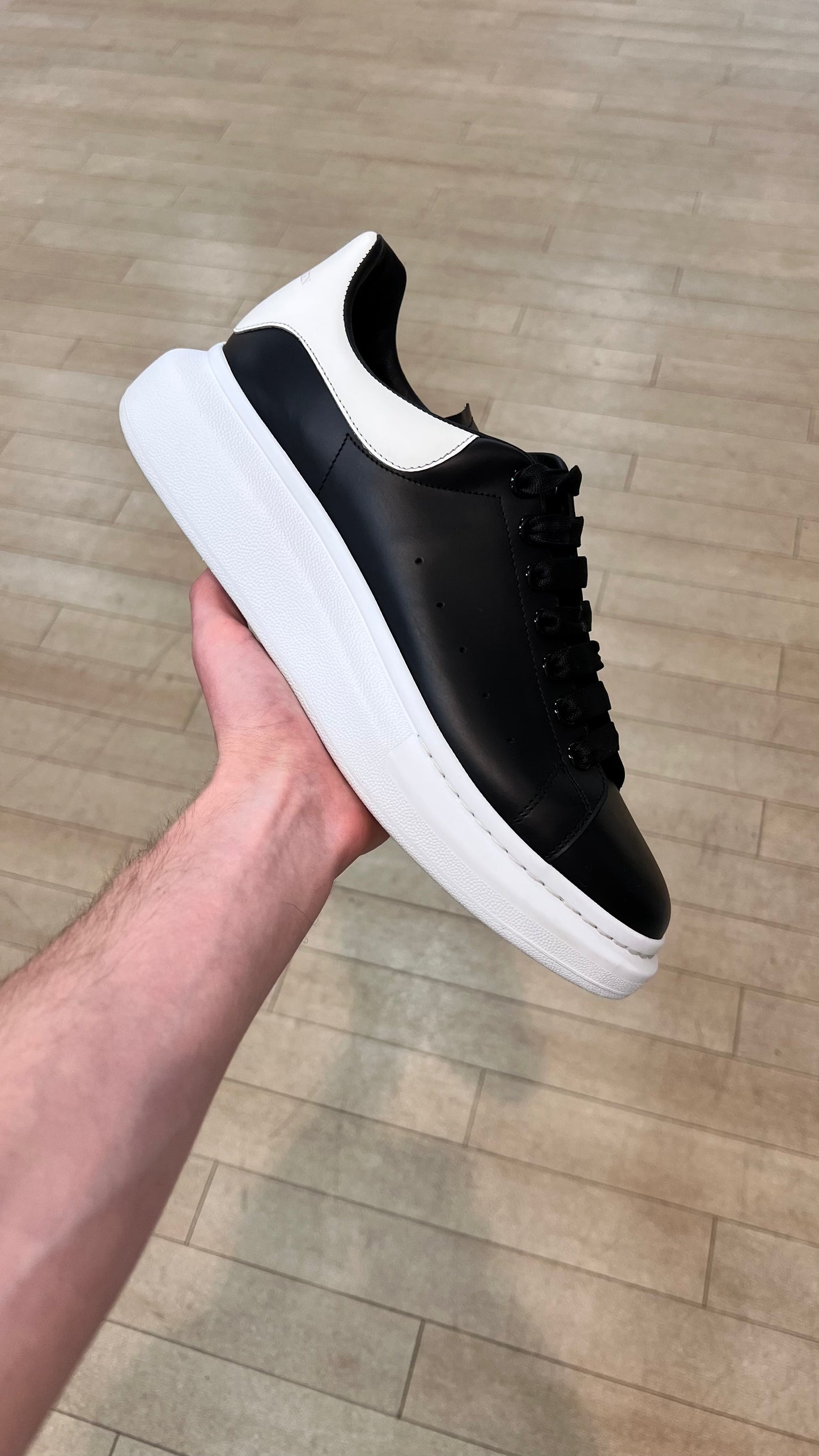 Alexander McQueen Oversized Sneaker Black White (Used)
