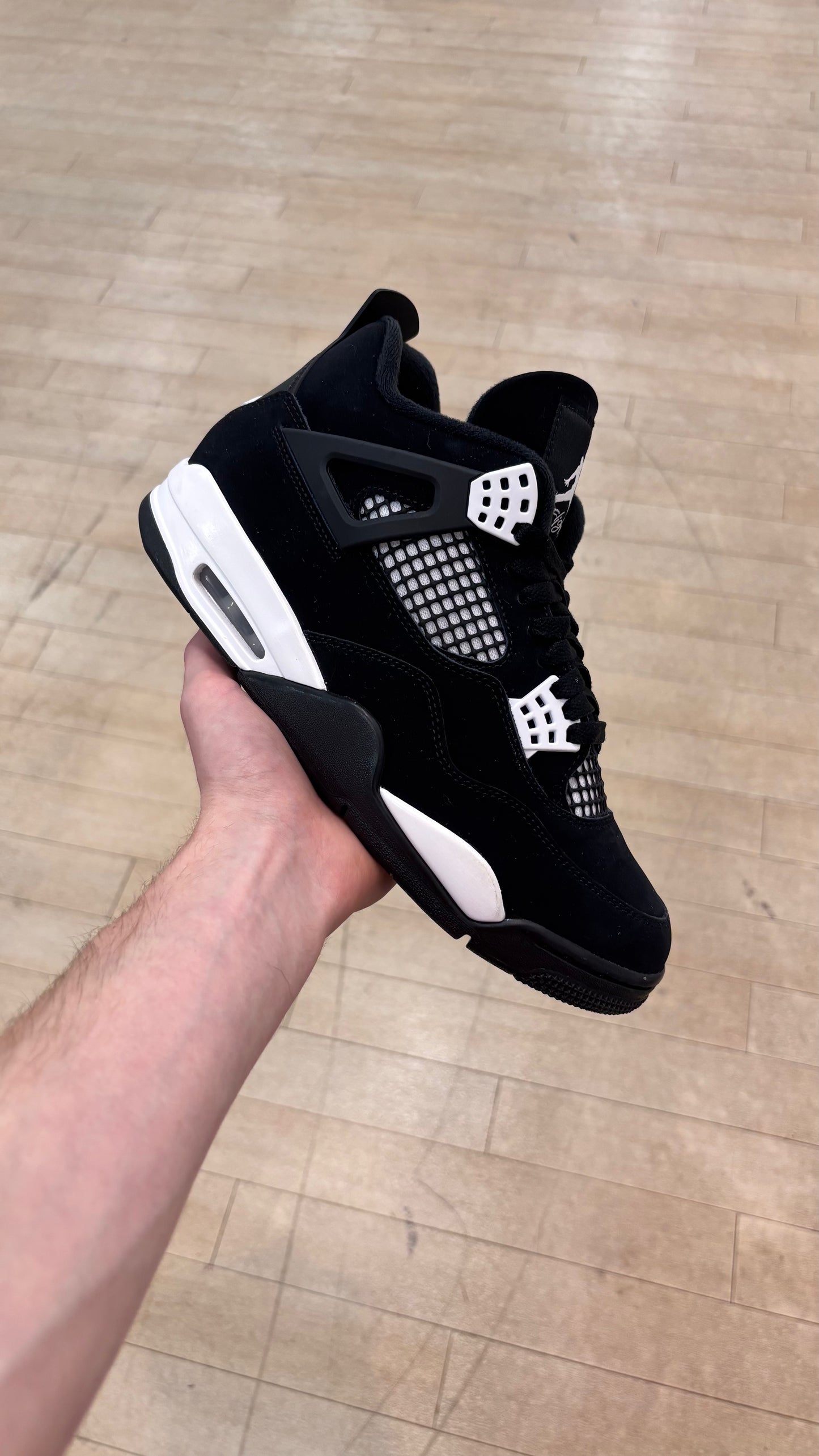 Jordan 4 White Thunder (Used)