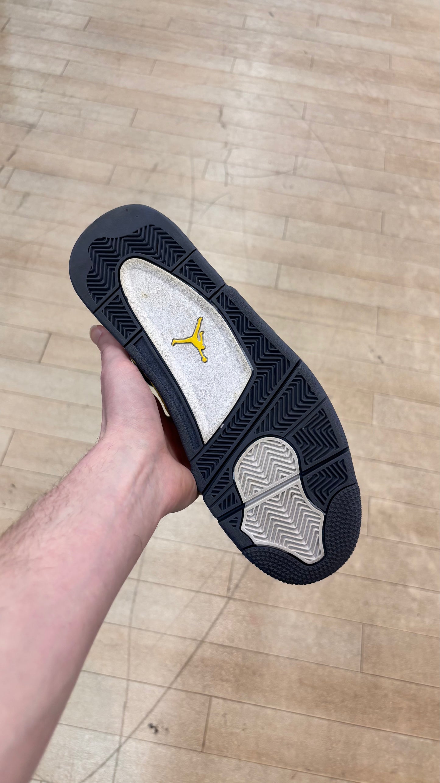 Jordan 4 Lightning (Used)