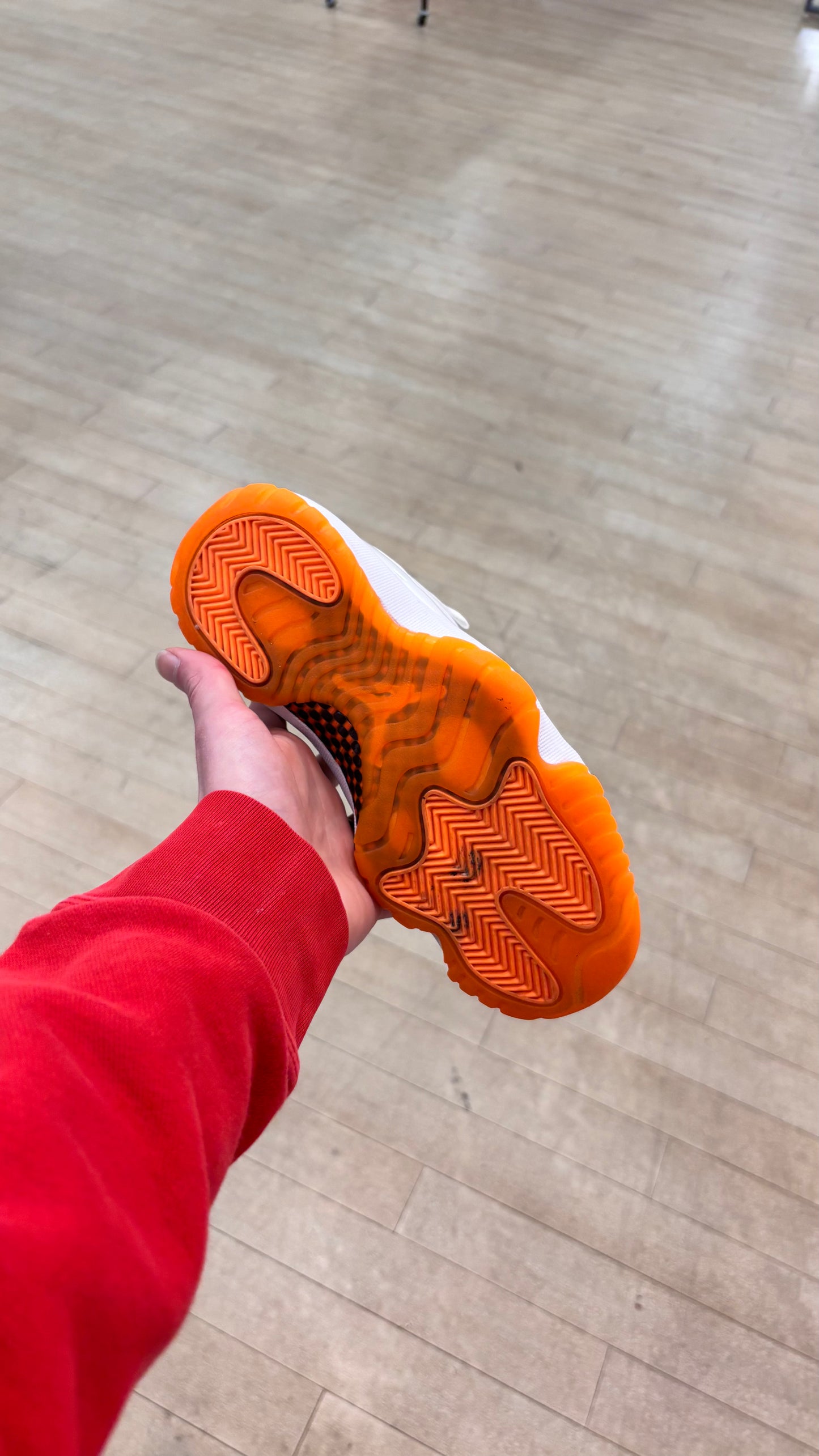 Jordan 11 Low Citrus W (Used)