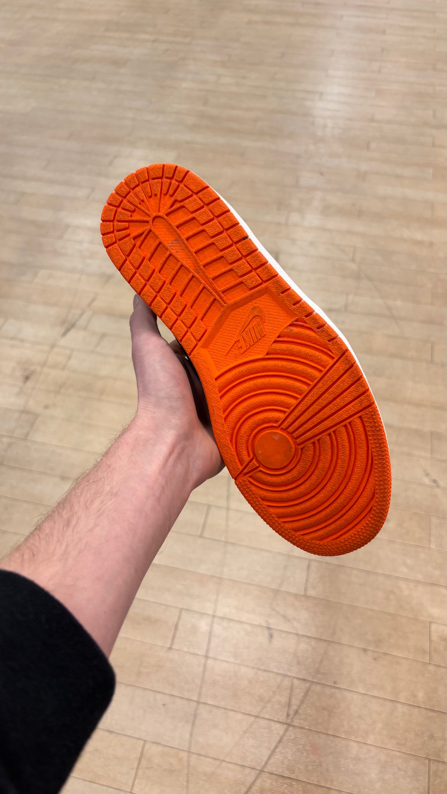 Jordan 1 High Electro Orange (Used)