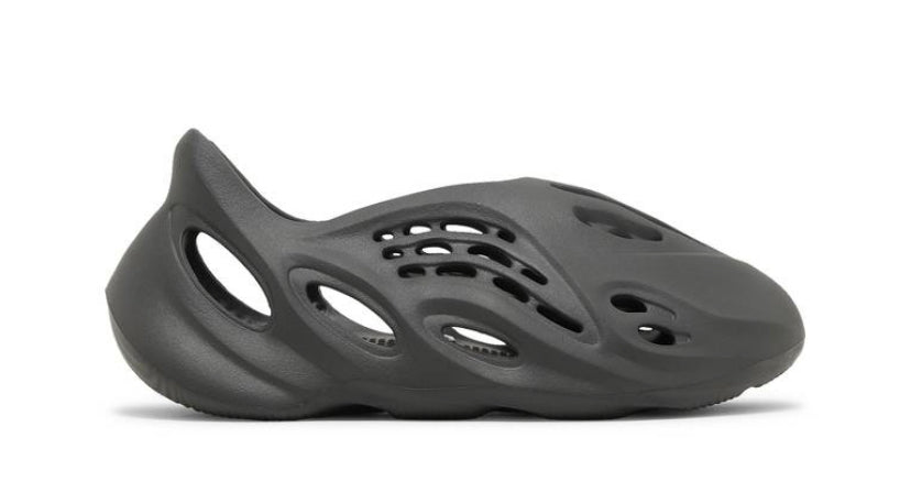 Yeezy Foam RNNR Carbon