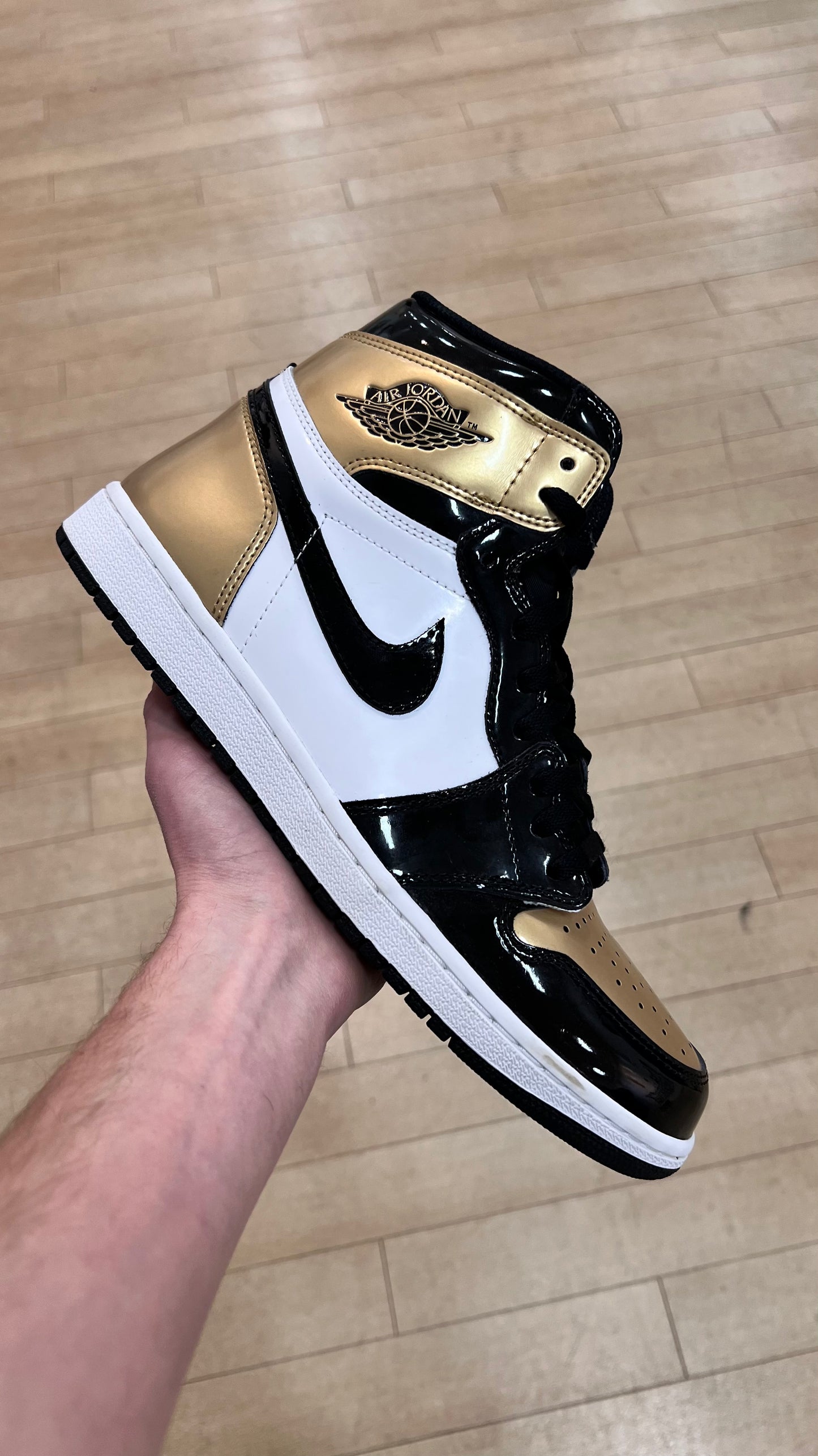 Jordan 1 High Gold Toe (Used)