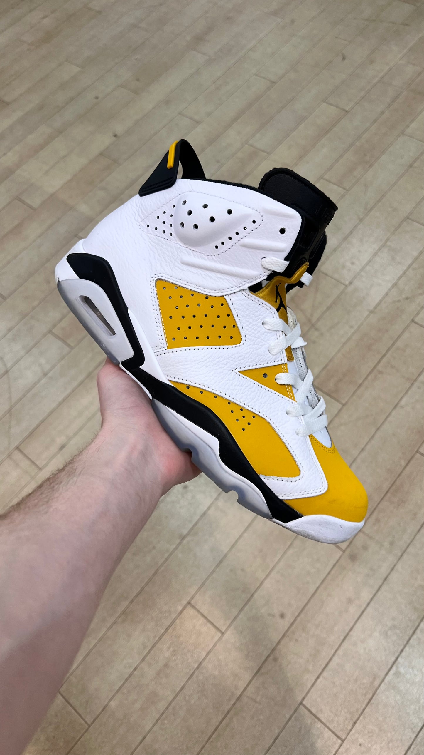 Jordan 6 Yellow Ochre (Used)