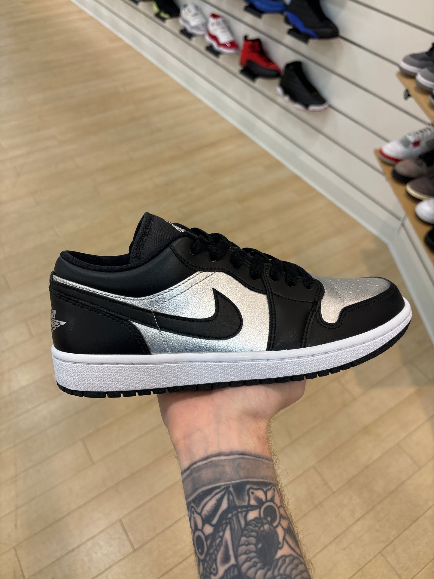 Jordan 1 Low SE Silver Toe W (Used)