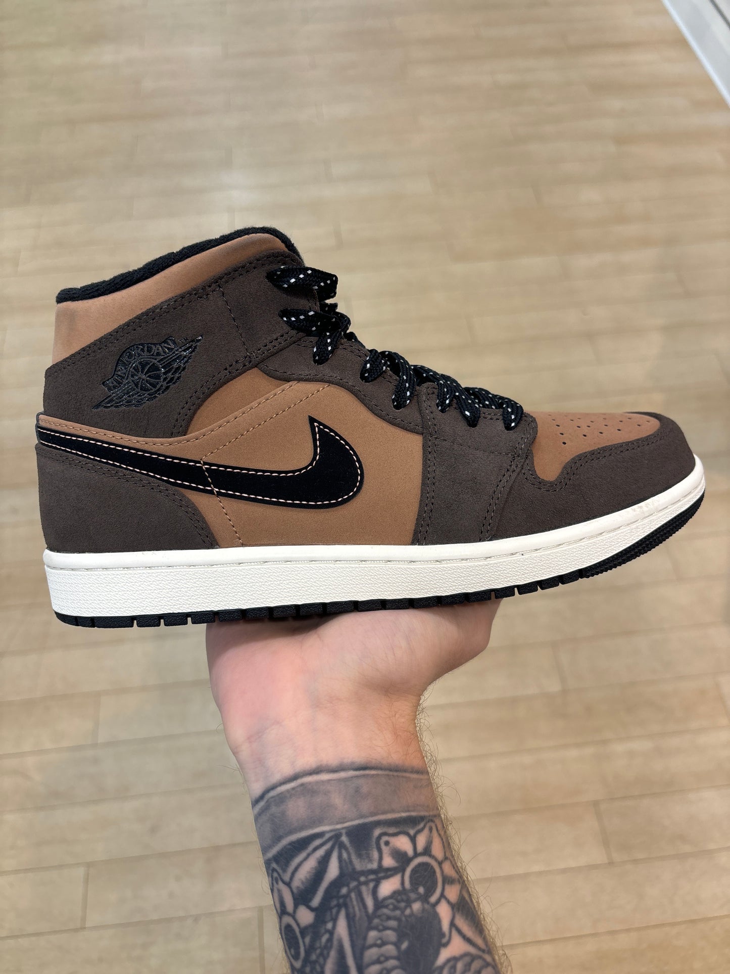 Jordan 1 Mid Earth Tone (Used)