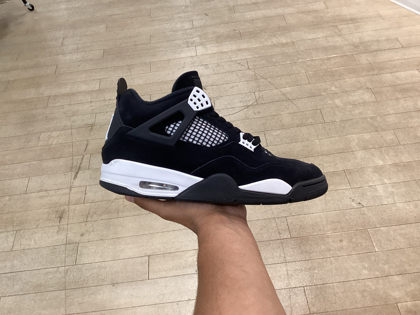 Jordan 4 White Thunder (Used)