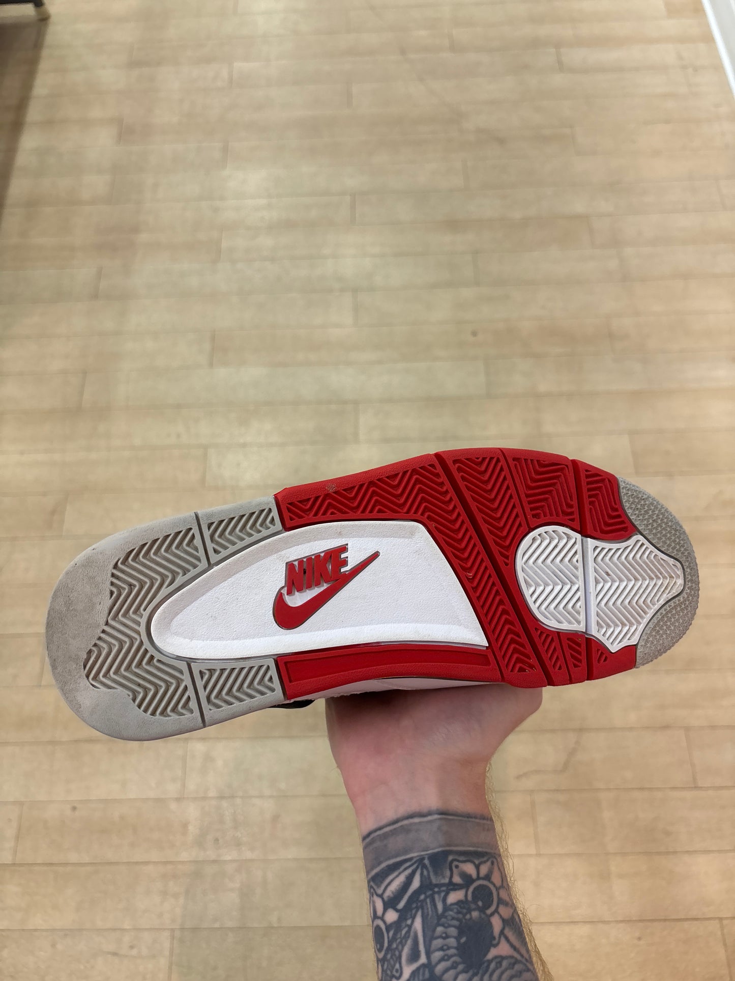Jordan 4 Fire Red (Used)