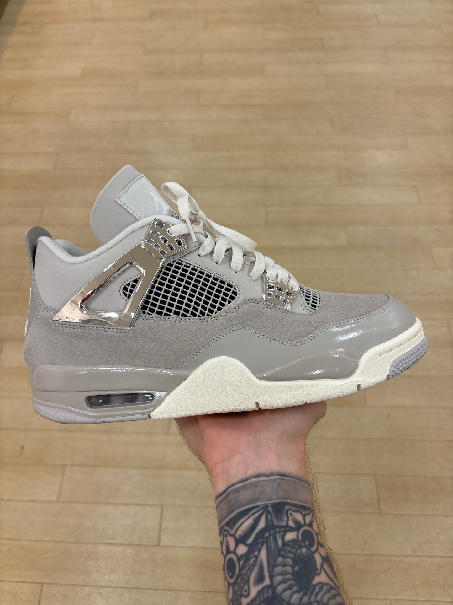 Jordan 4 Frozen Moment W (Used)