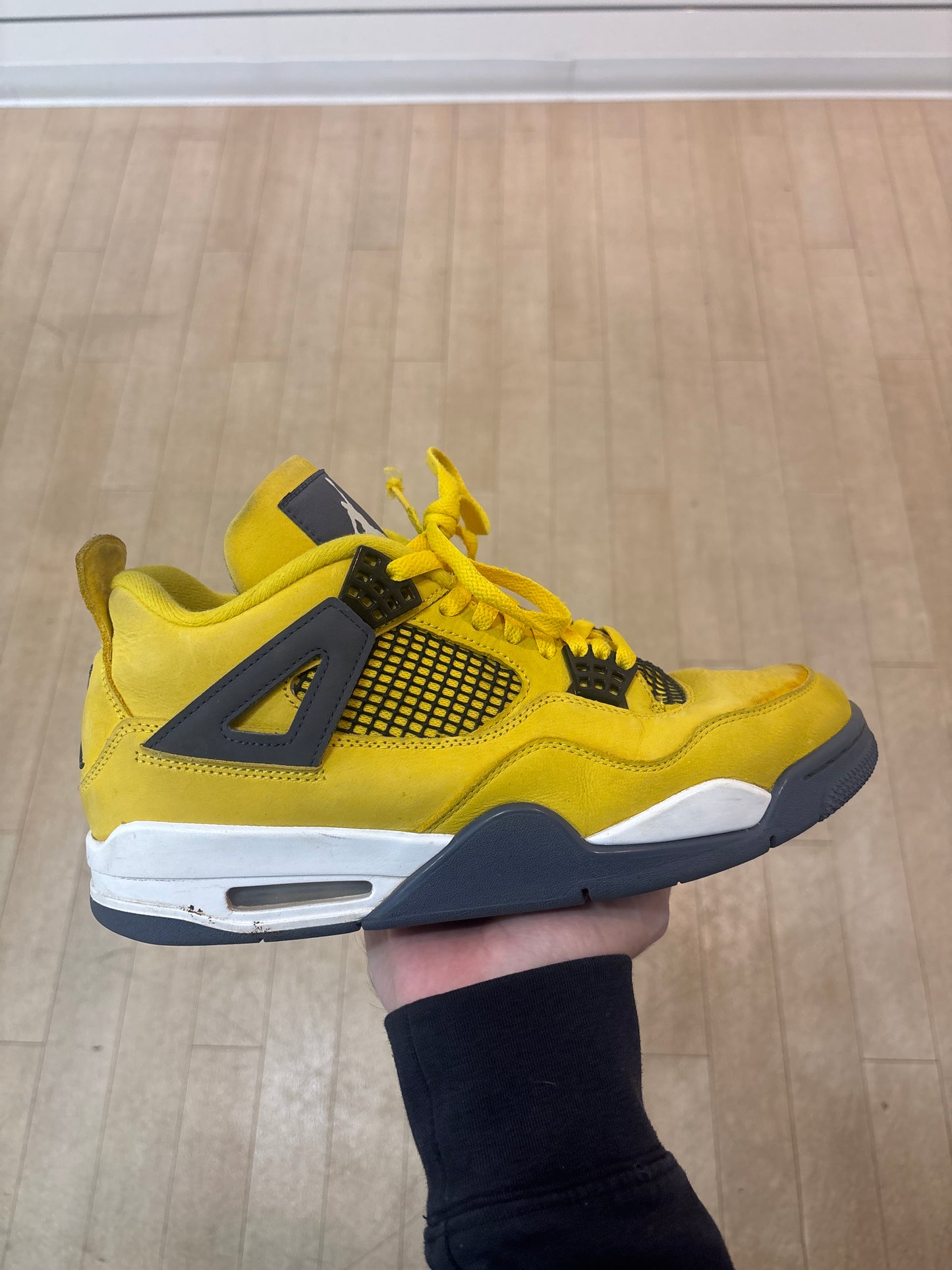 Jordan 4 Lightning (Used)
