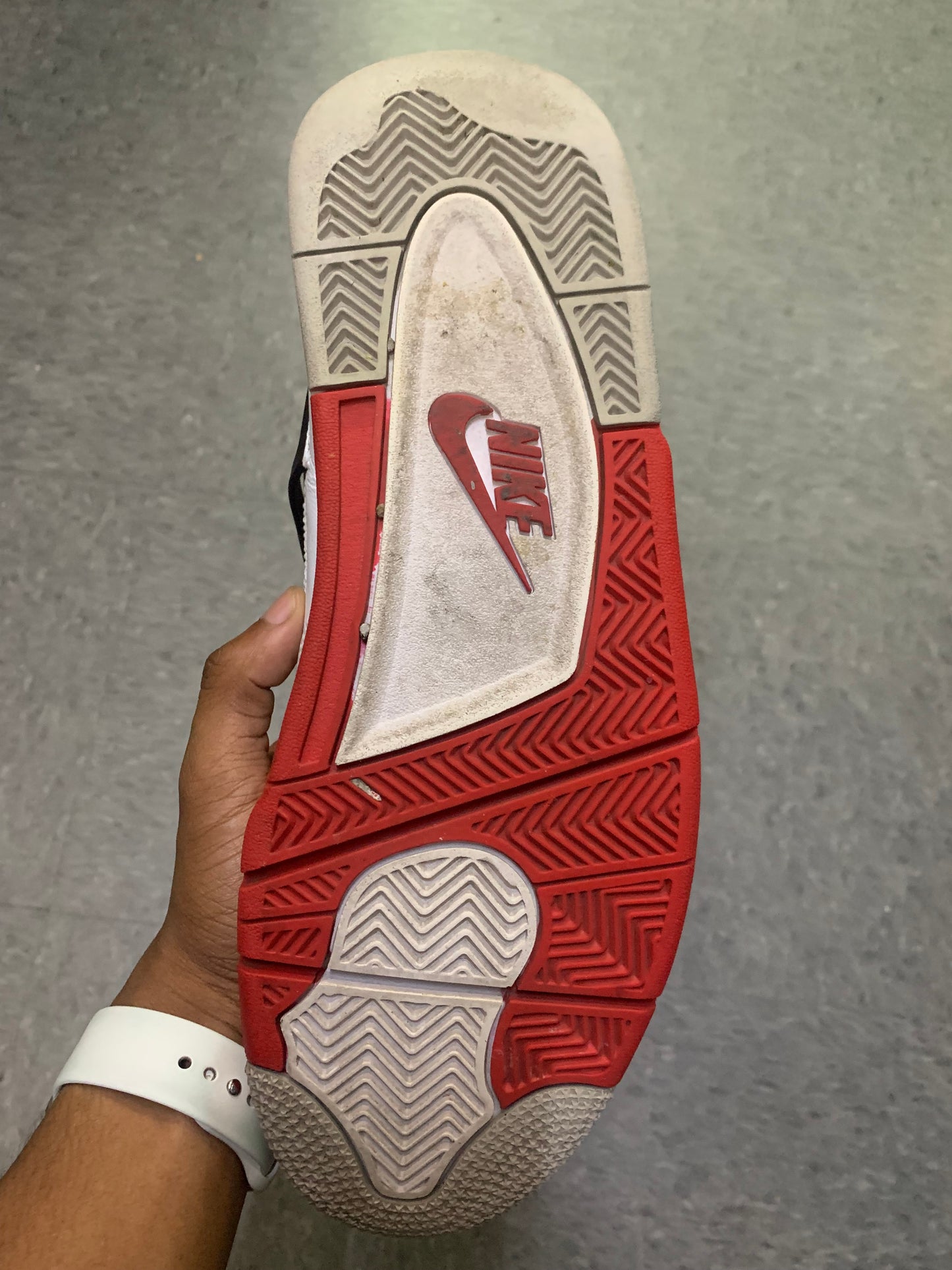 Jordan 4 Fire Red (Used)