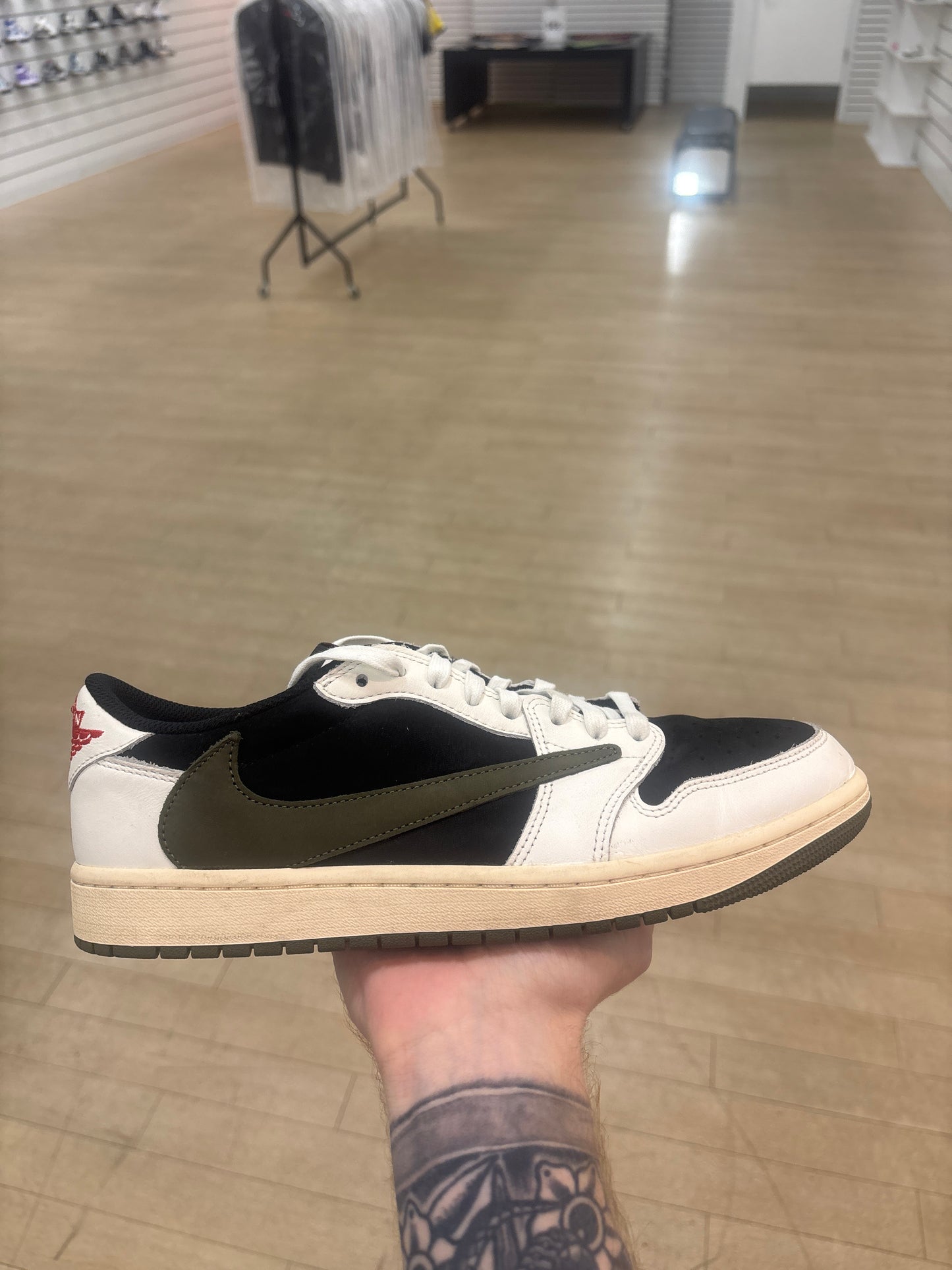 Jordan 1 Low Travis Scott OG Olive W (Used)