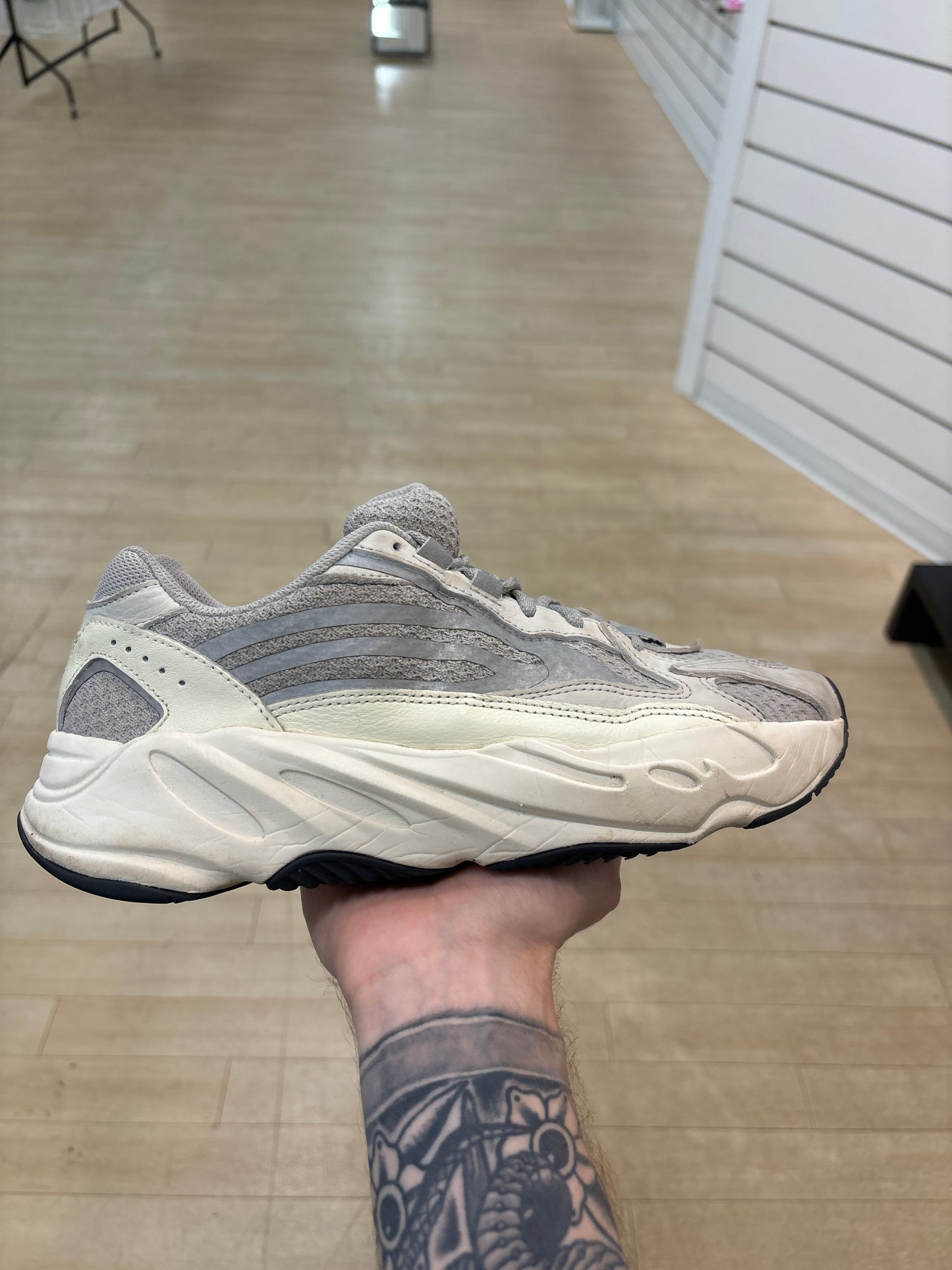 Yeezy 700 V2 Static (Used)