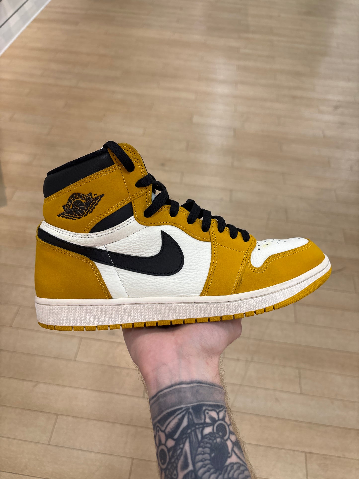 Jordan 1 High Yellow Ochre (Used)