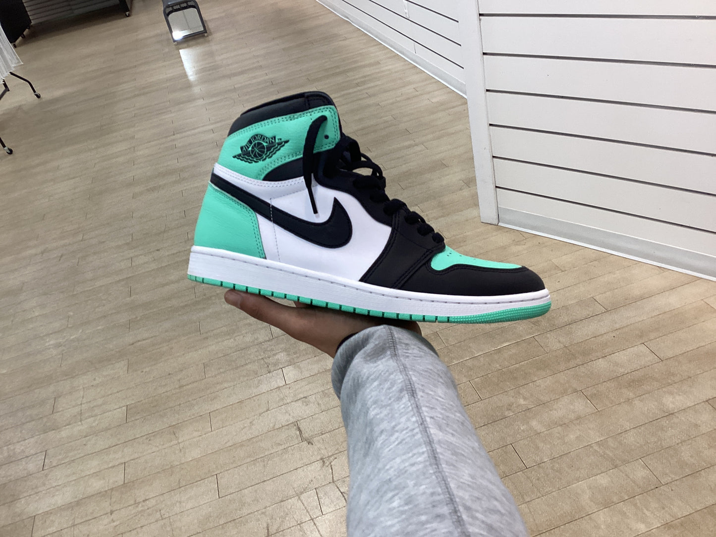Air Jordan 1 High Green Glow (Used)