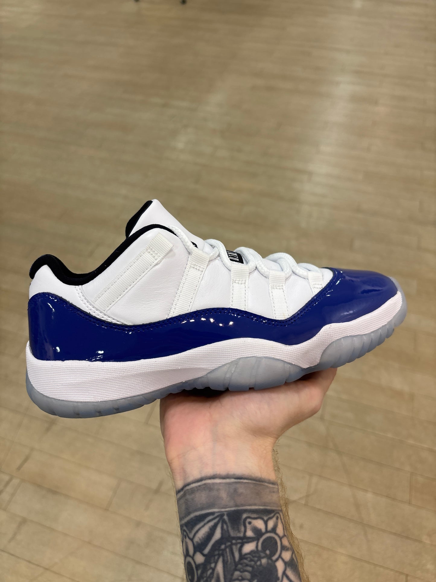 Jordan 11 Low White Concord W (Used)