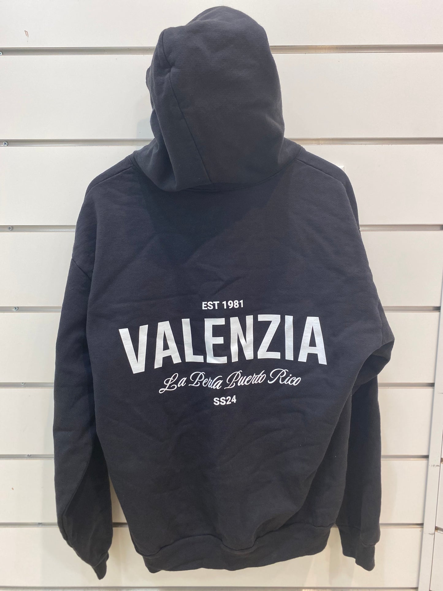 Valenzia Essential Hoodie Black