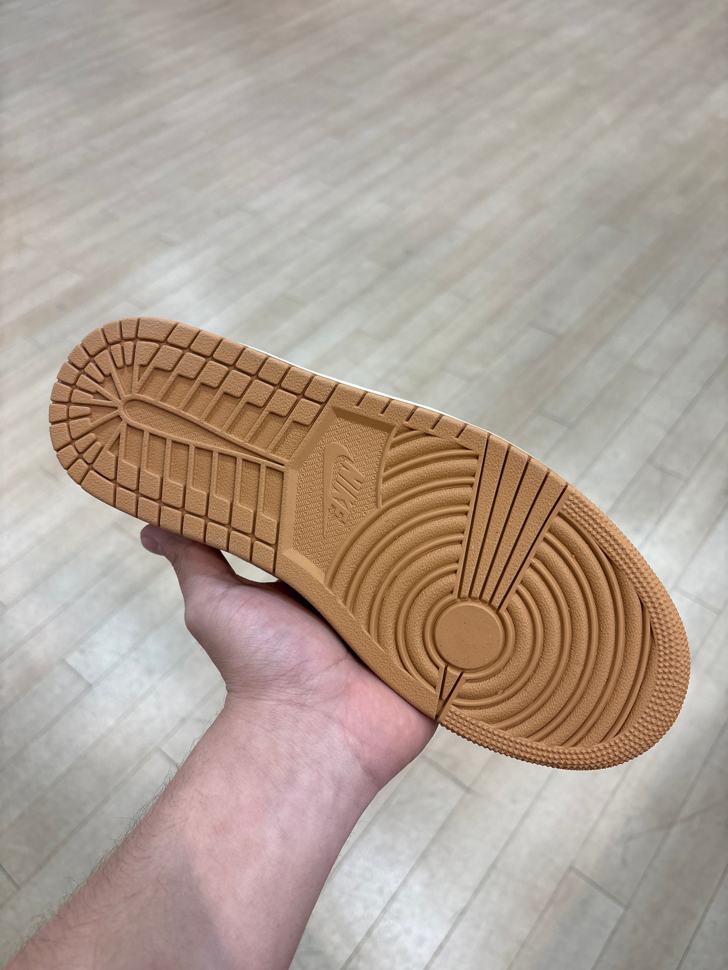 Jordan 1 Low Flax (Used)