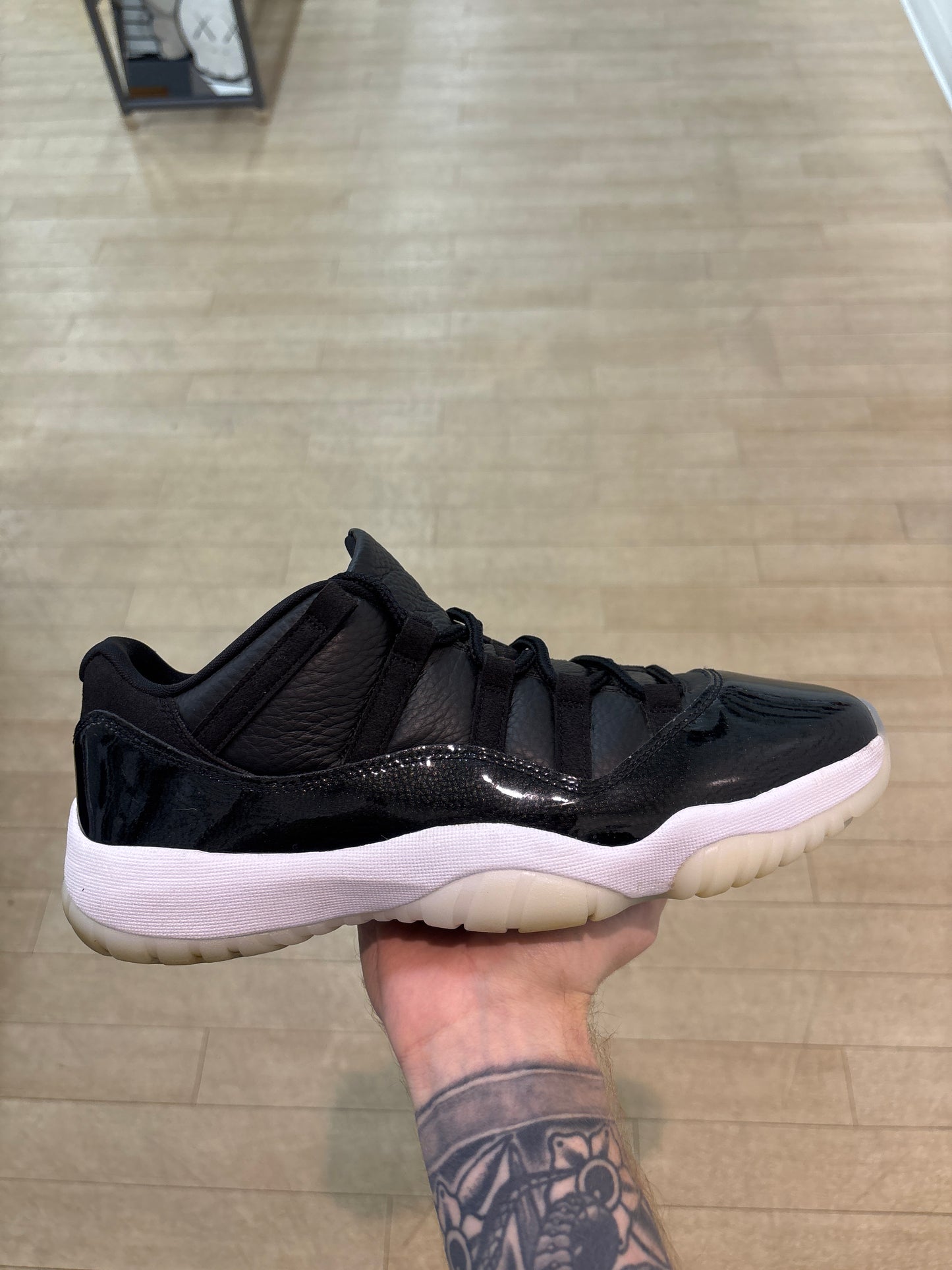 Jordan 11 Low 72-10 (Used)