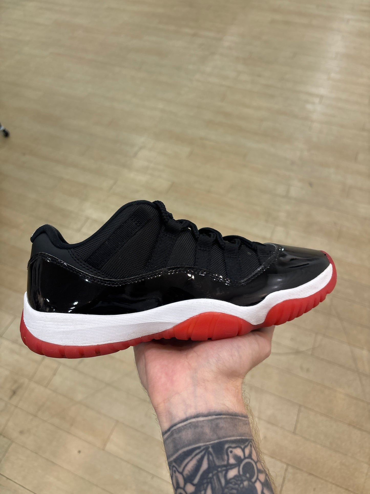 Jordan 11 Low Bred (Used)