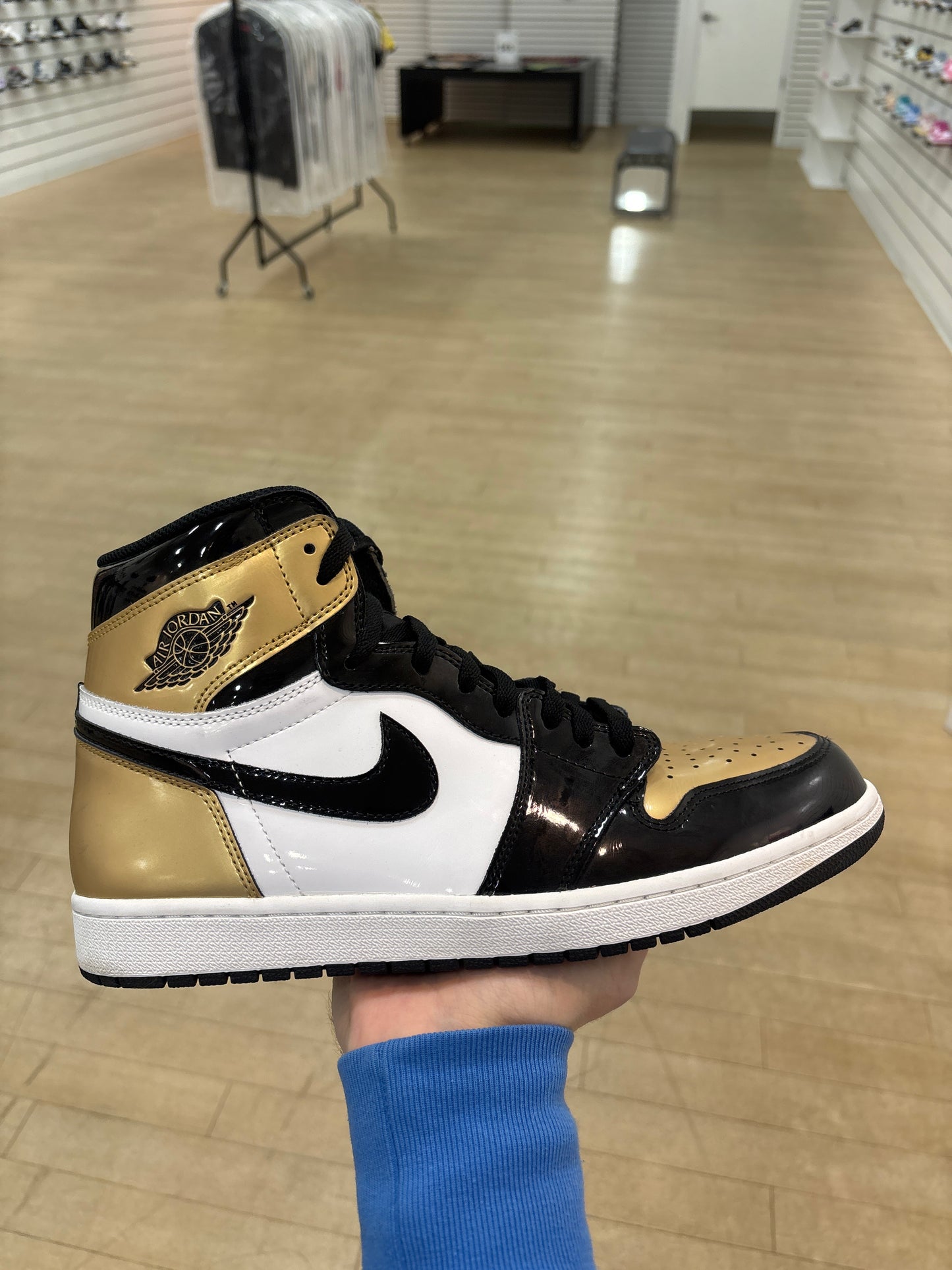 Jordan 1 High Gold Toe (Used)