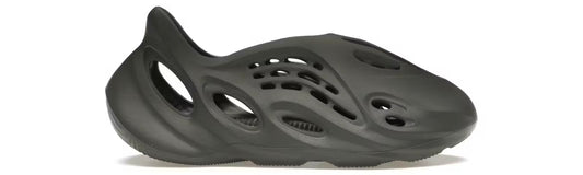 Yeezy Foam RNNR Carbon (Used)