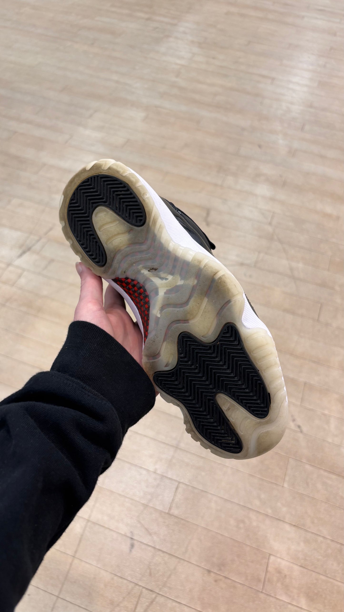 Jordan 11 Low 72-10 (Used)