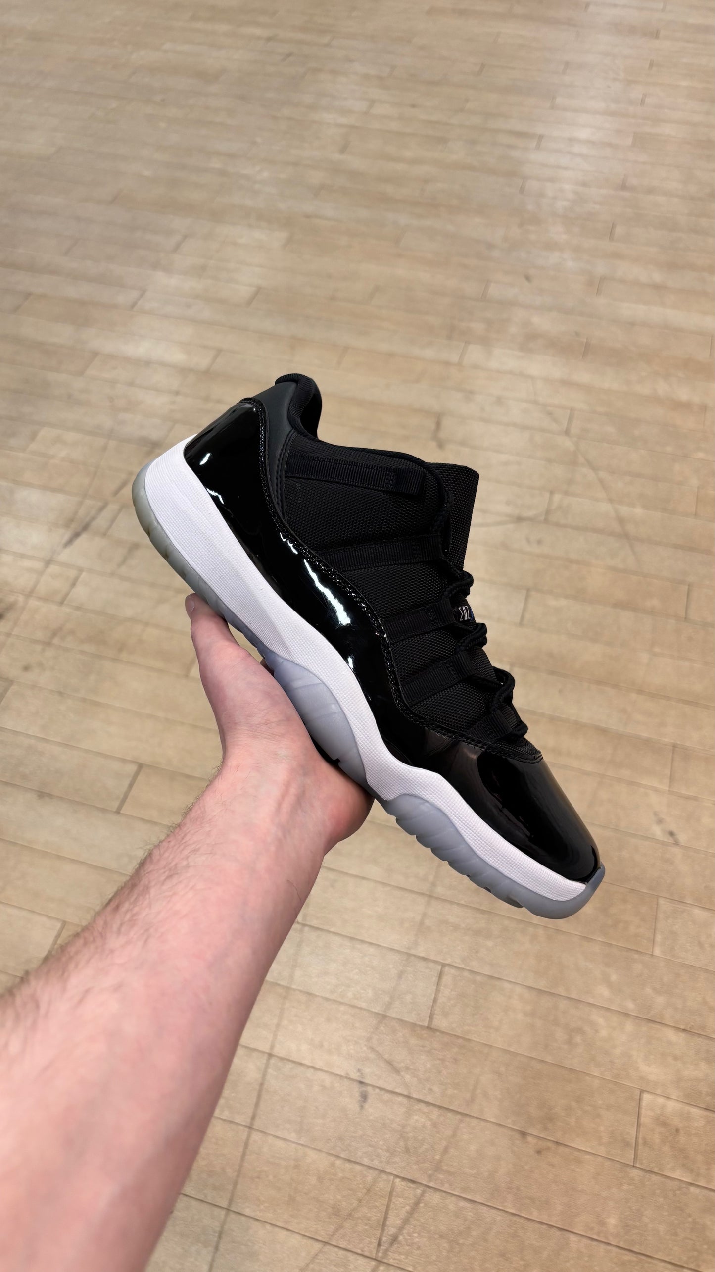 Jordan 11 Low Space Jam (Used)