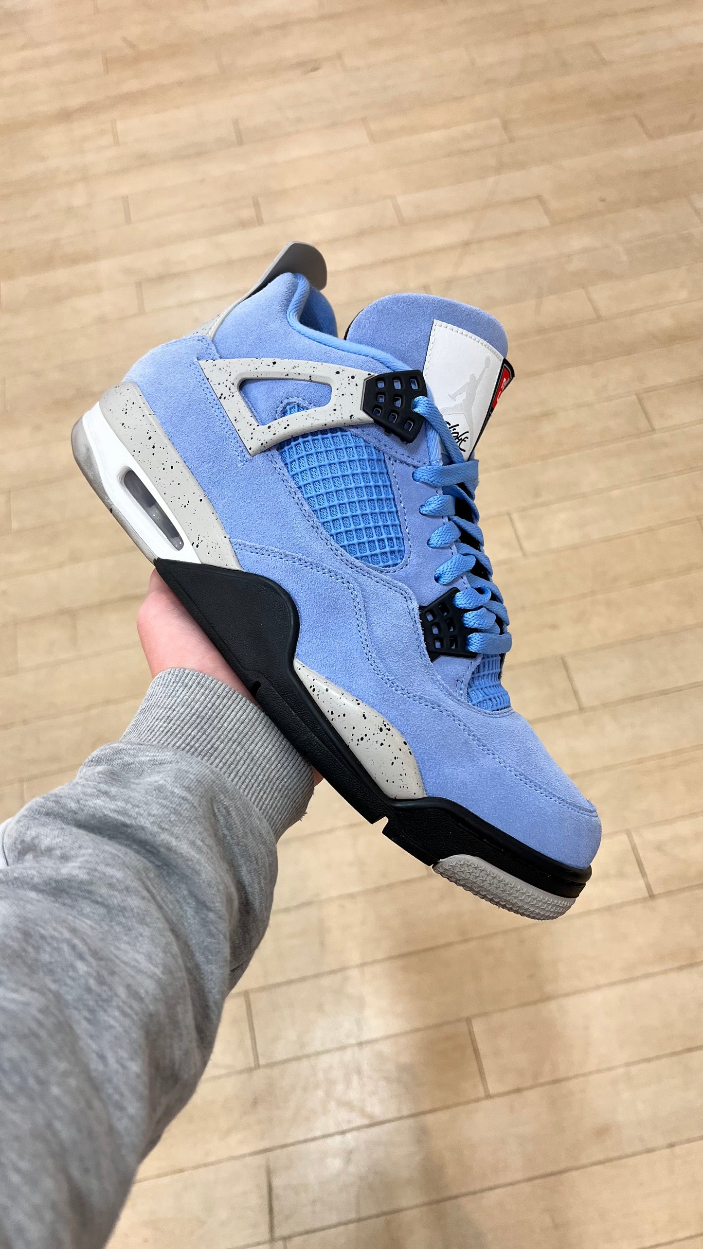 Jordan 4 UNC (Used)