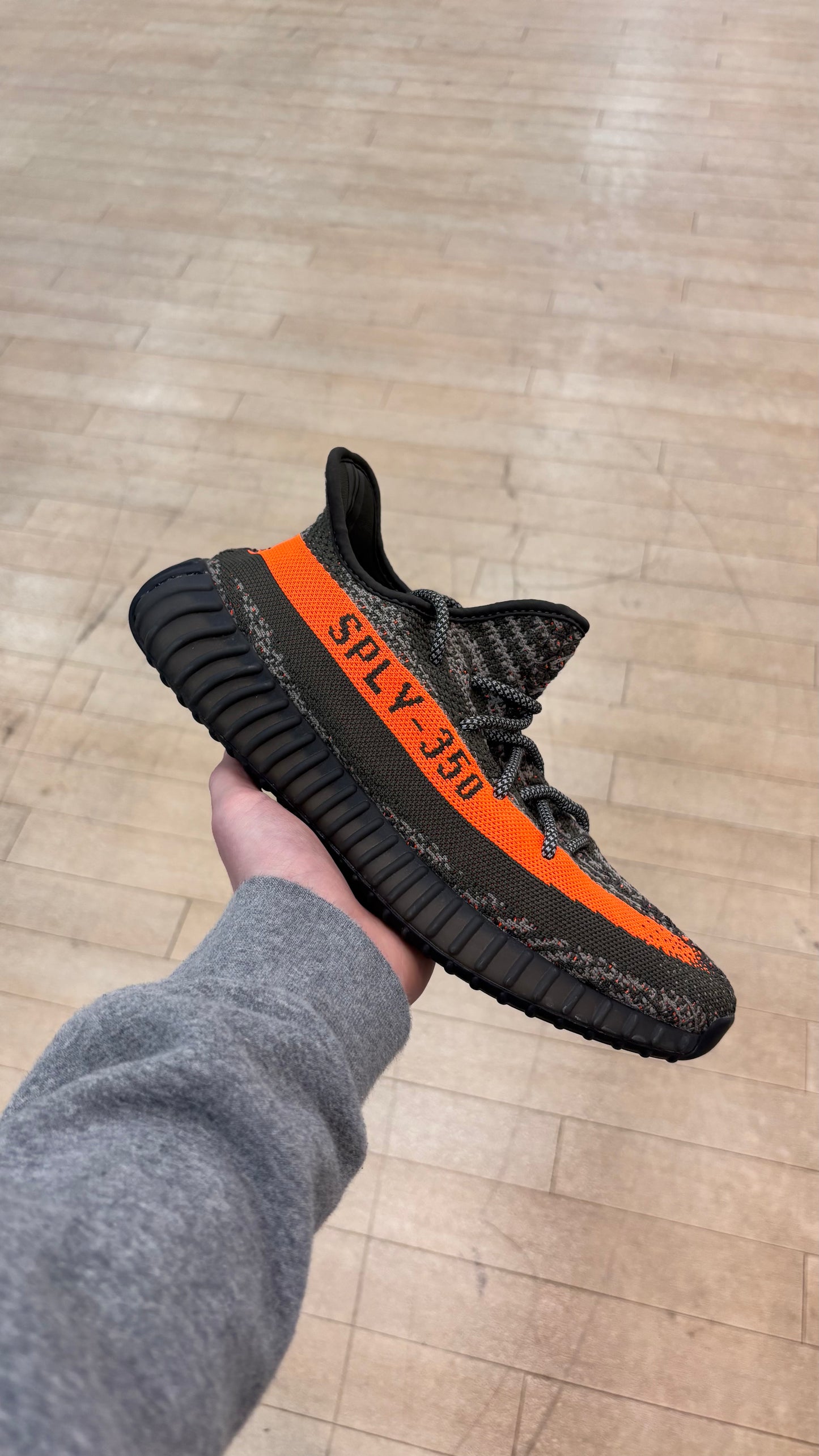 Yeezy 350 V2 Carbon Beluga (Used)