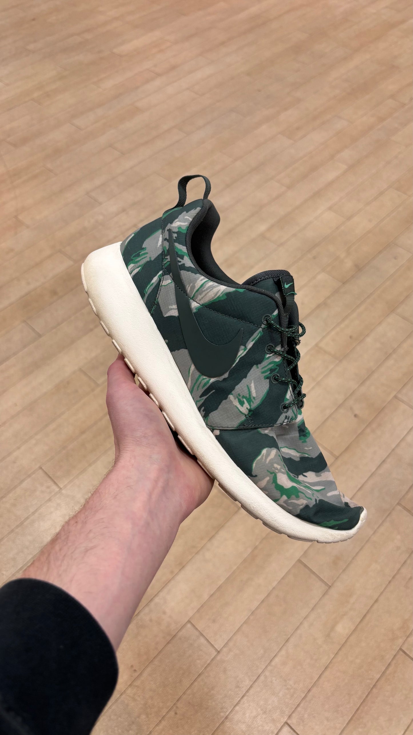 Nike Roshe Run Green Tiger Camo (Used)