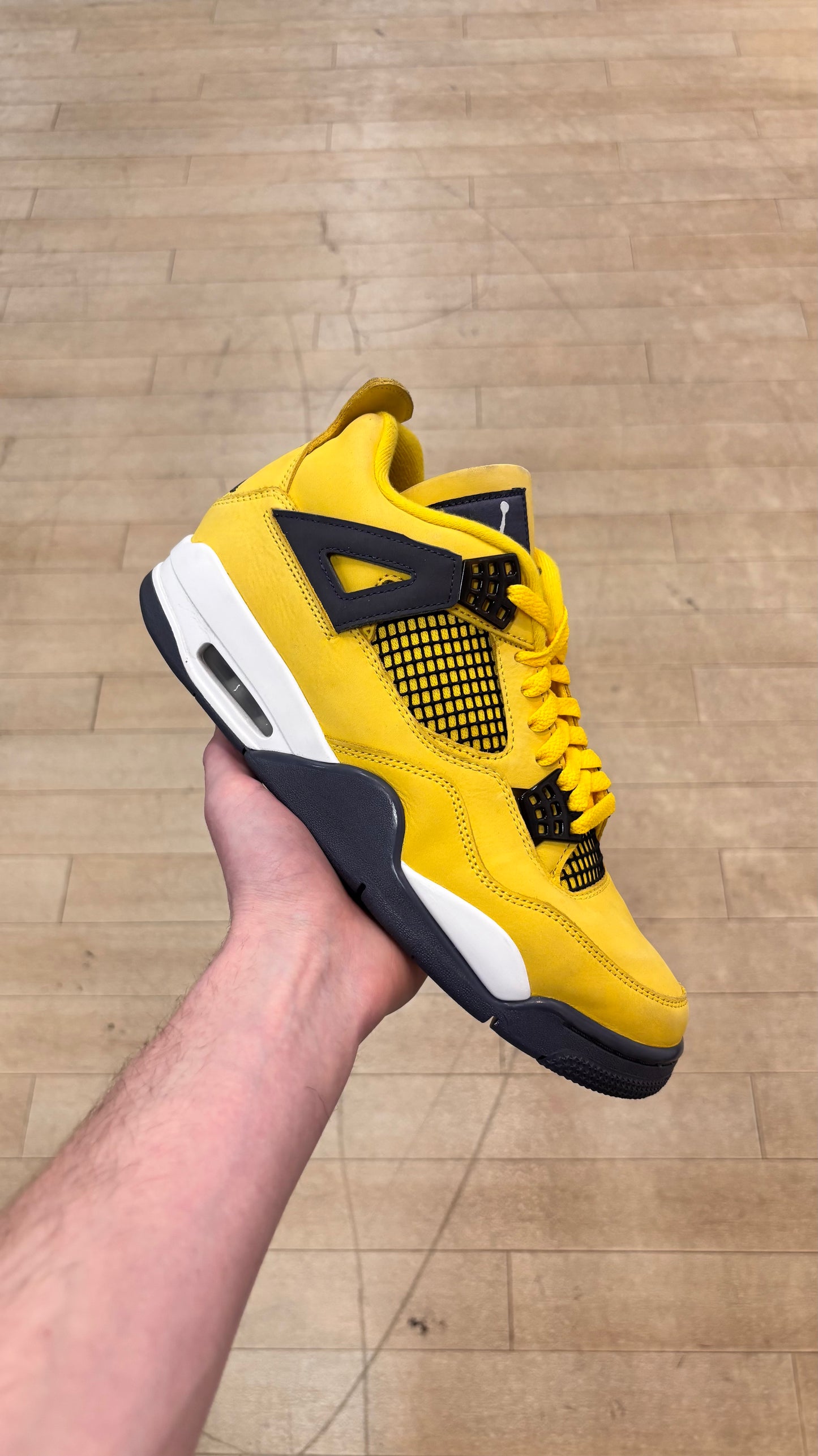 Jordan 4 Lightning (Used)
