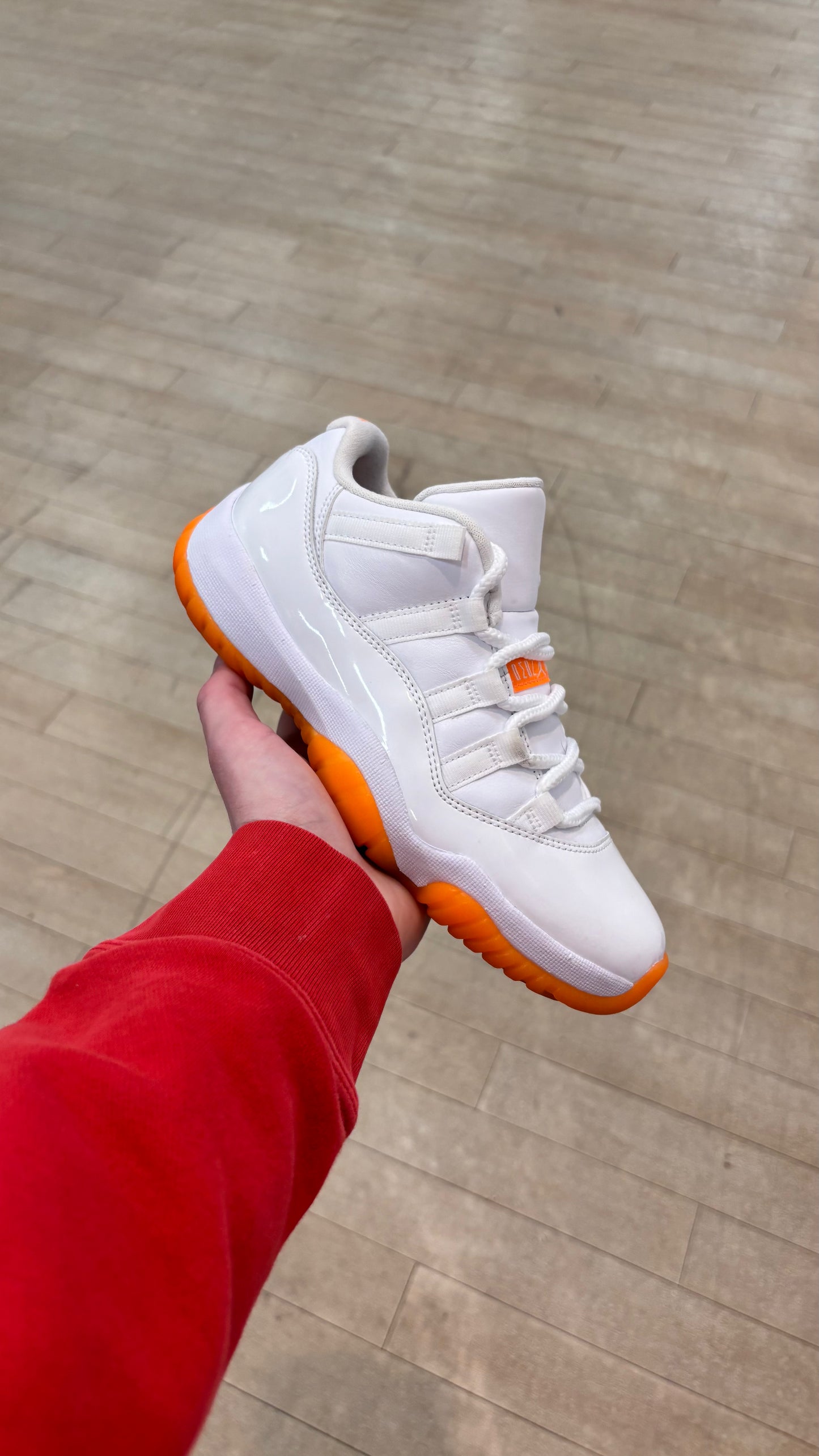 Jordan 11 Low Citrus W (Used)