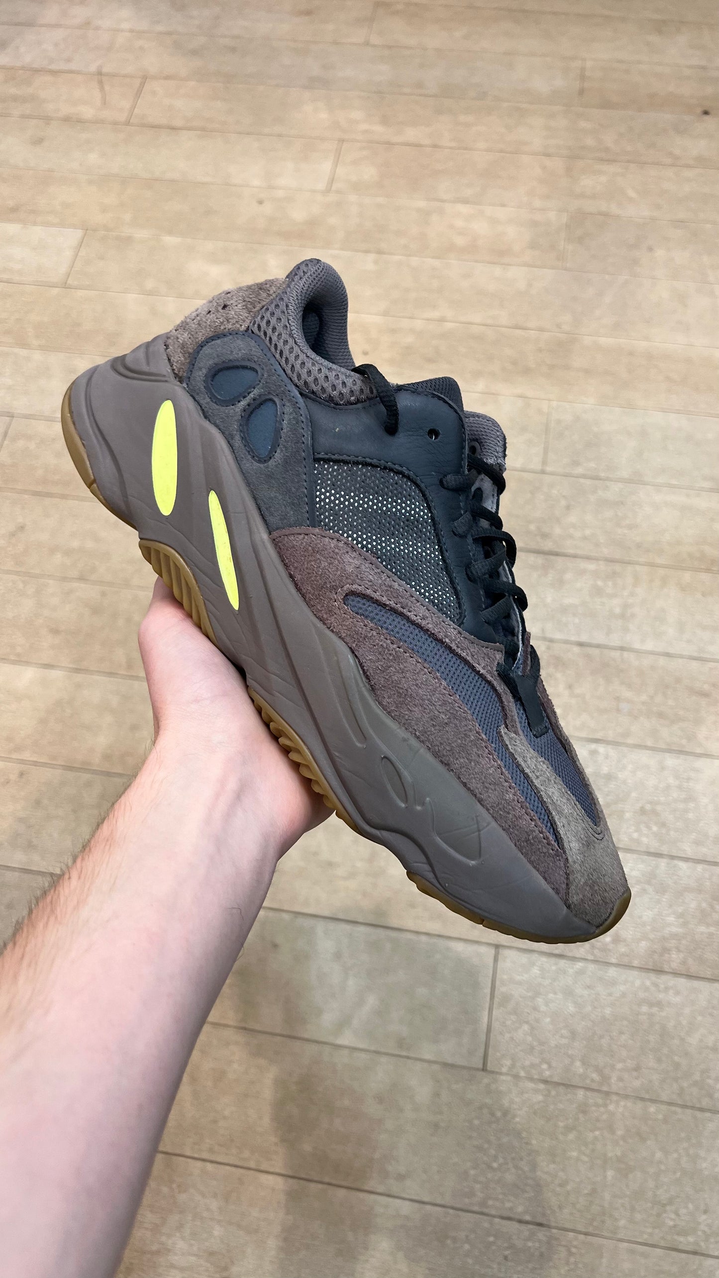 Yeezy 700 Mauve (Used)