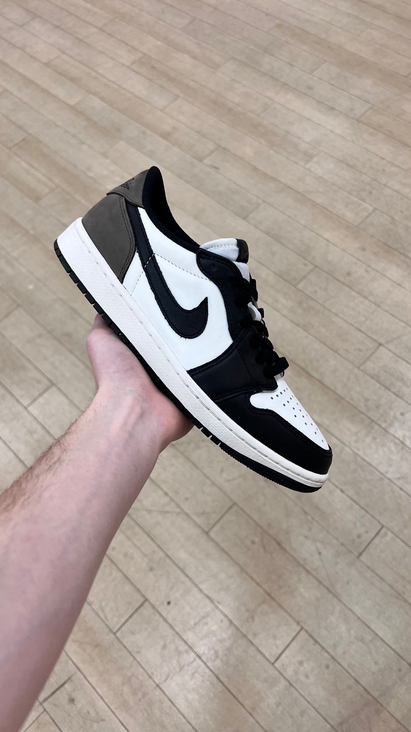 Jordan 1 Low Mocha (Used)