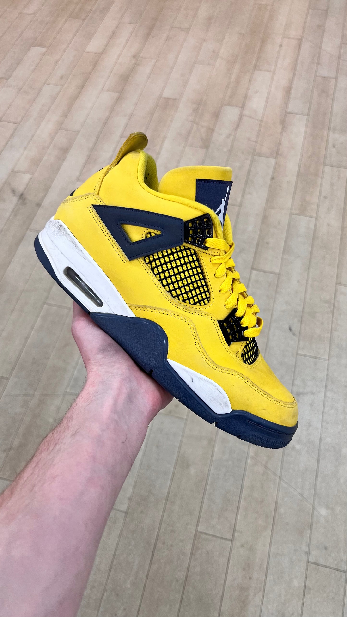 Jordan 4 Lightning (Used)