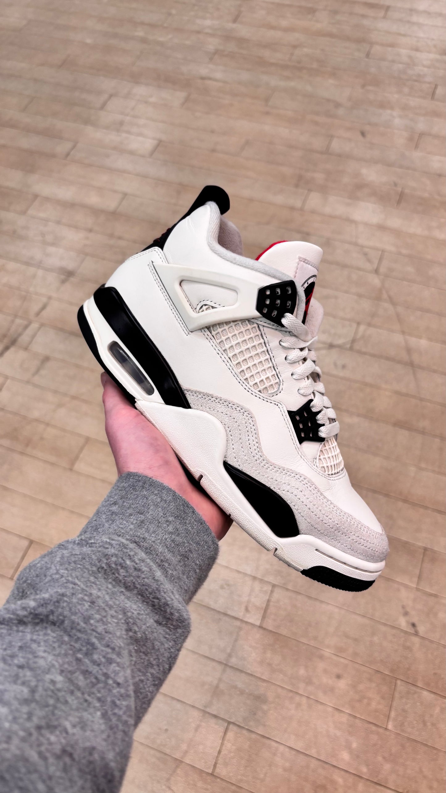Jordan 4 Flight Club (Used)