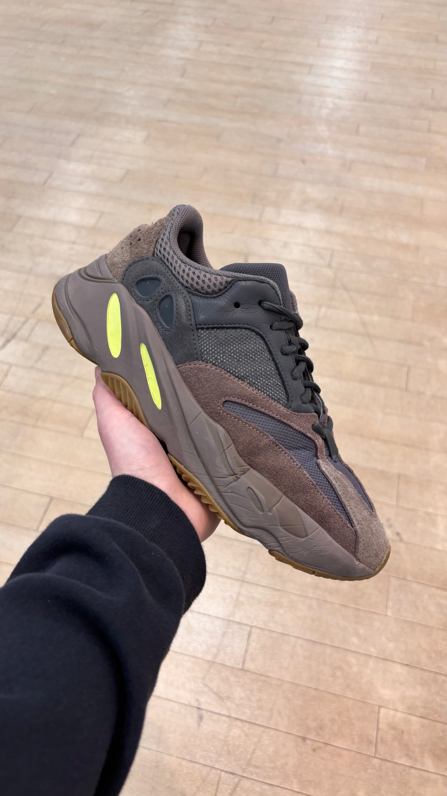 Yeezy 700 Mauve (Used)